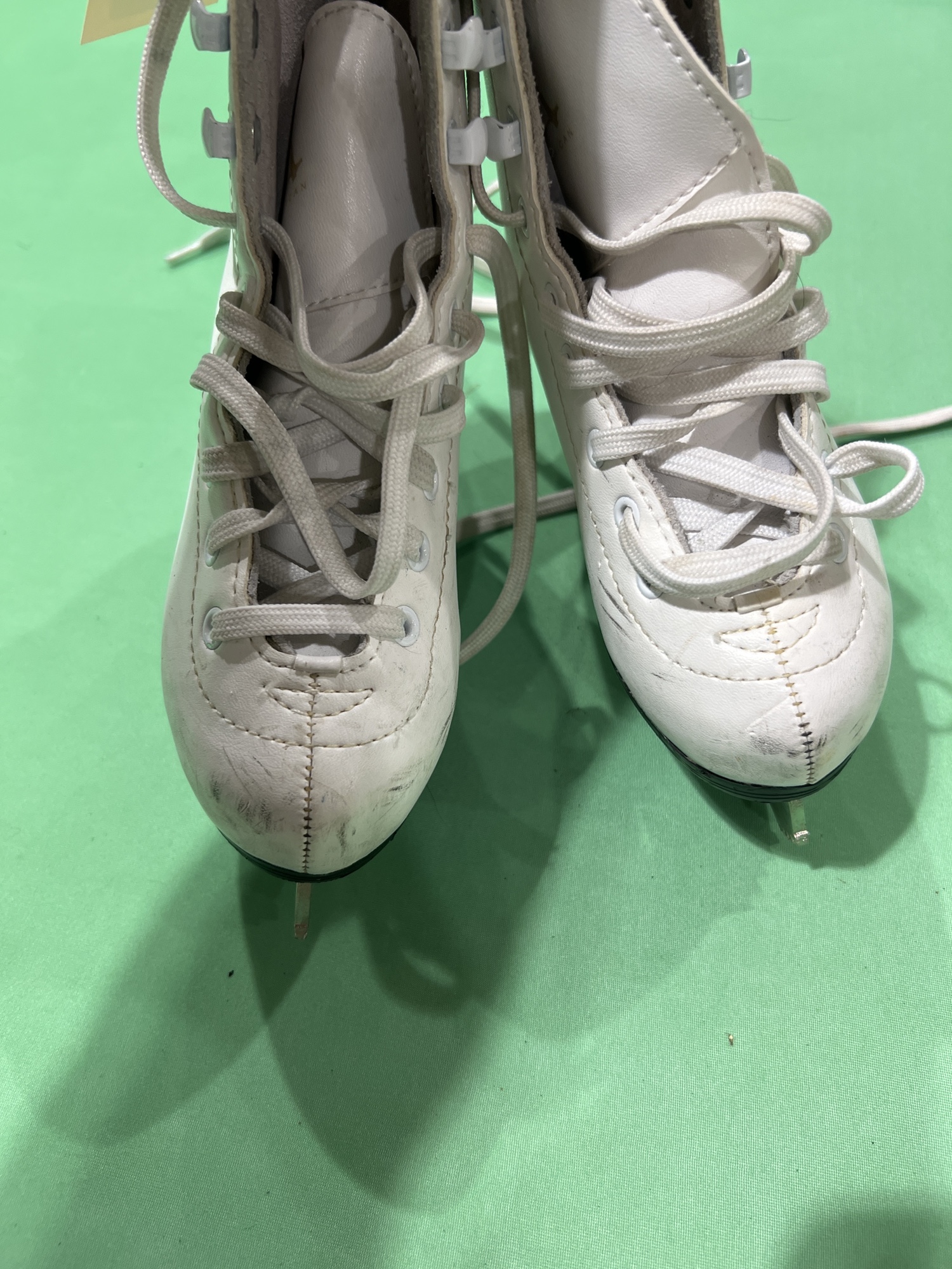 Used Figure Skates 12.0Y SidelineSwap