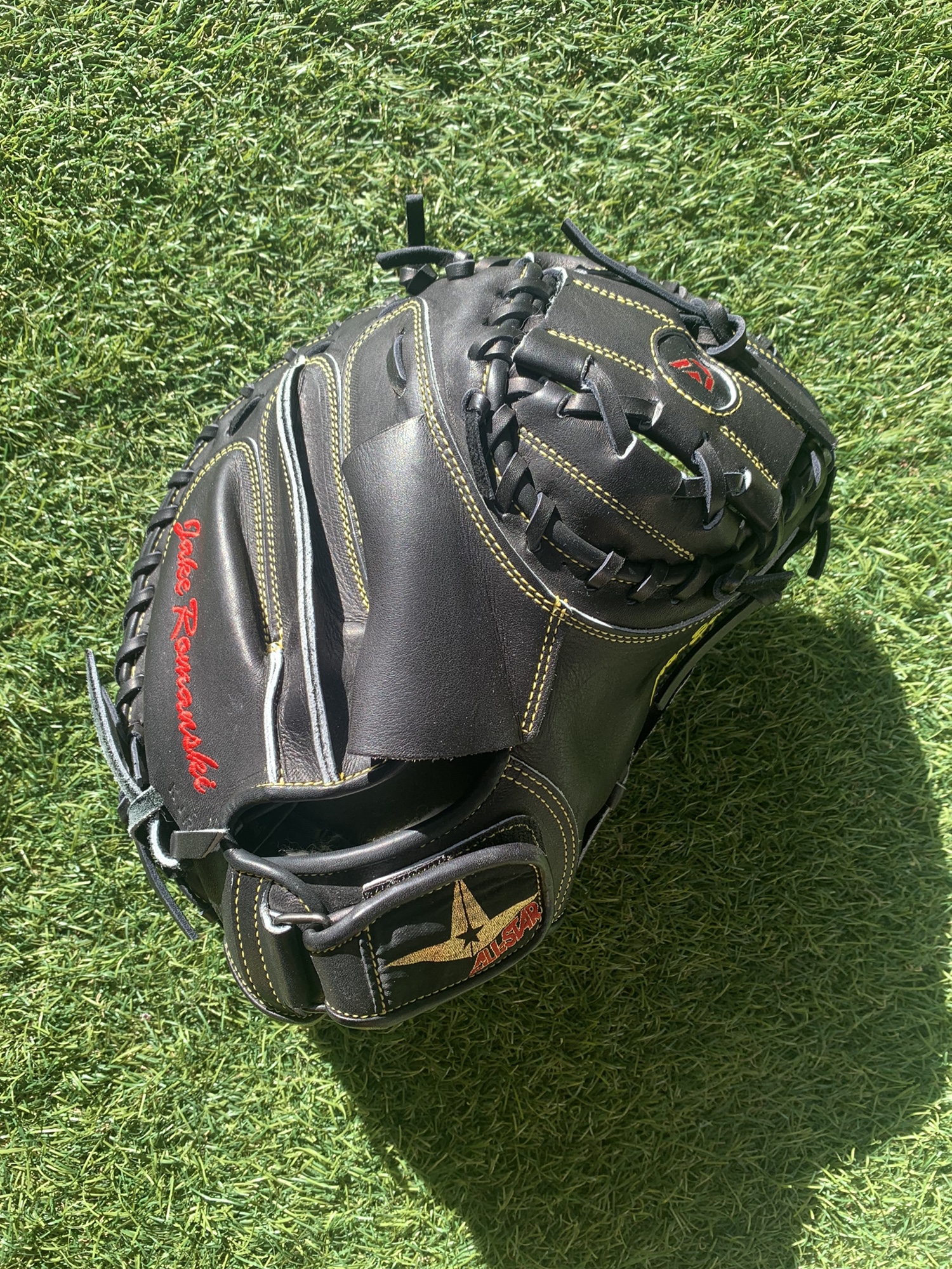 PRO ISSUE BRAND NEW ALL STAR CATCHERS GLOVE 33.5 CM3000SBK SidelineSwap