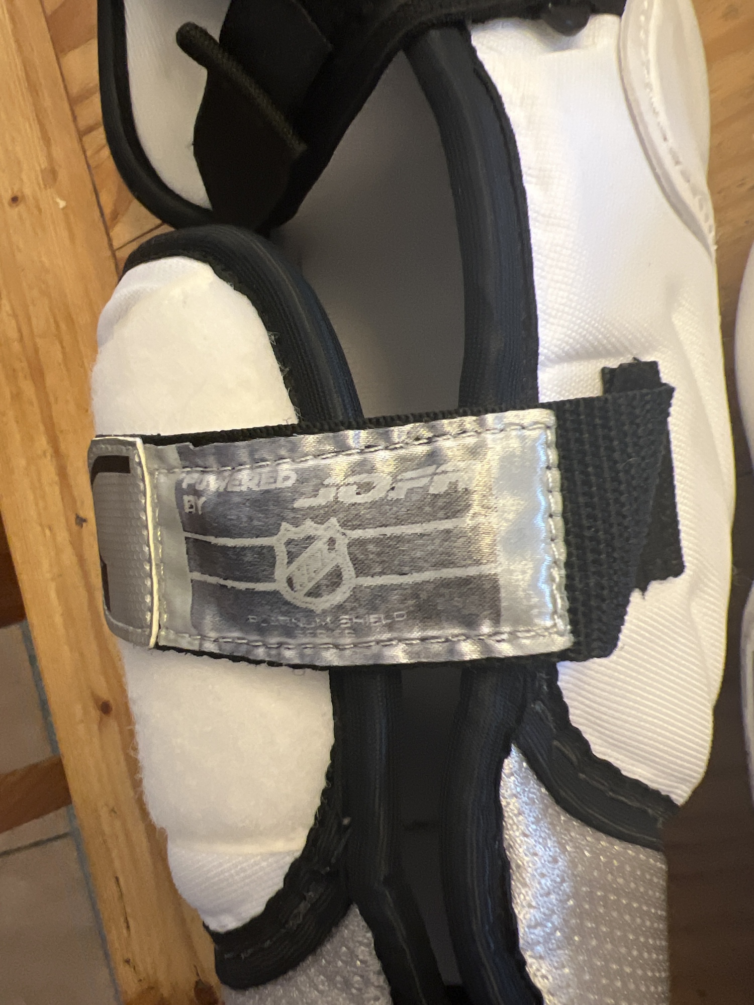 Reebok 8K Pro Elbow Pads Large SidelineSwap