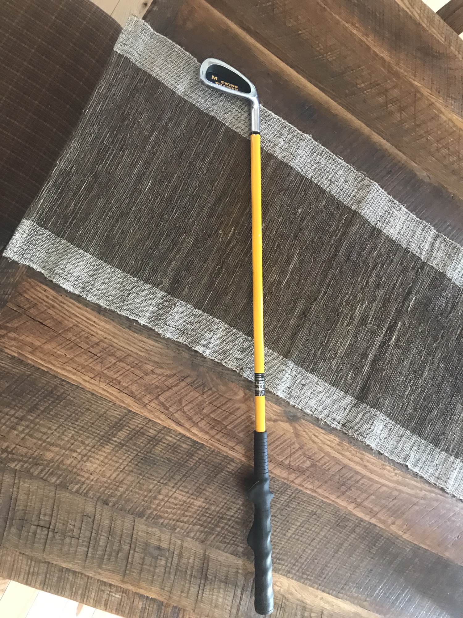 Momentus Right Handed Swing Trainer 40 oz Golf Club SidelineSwap