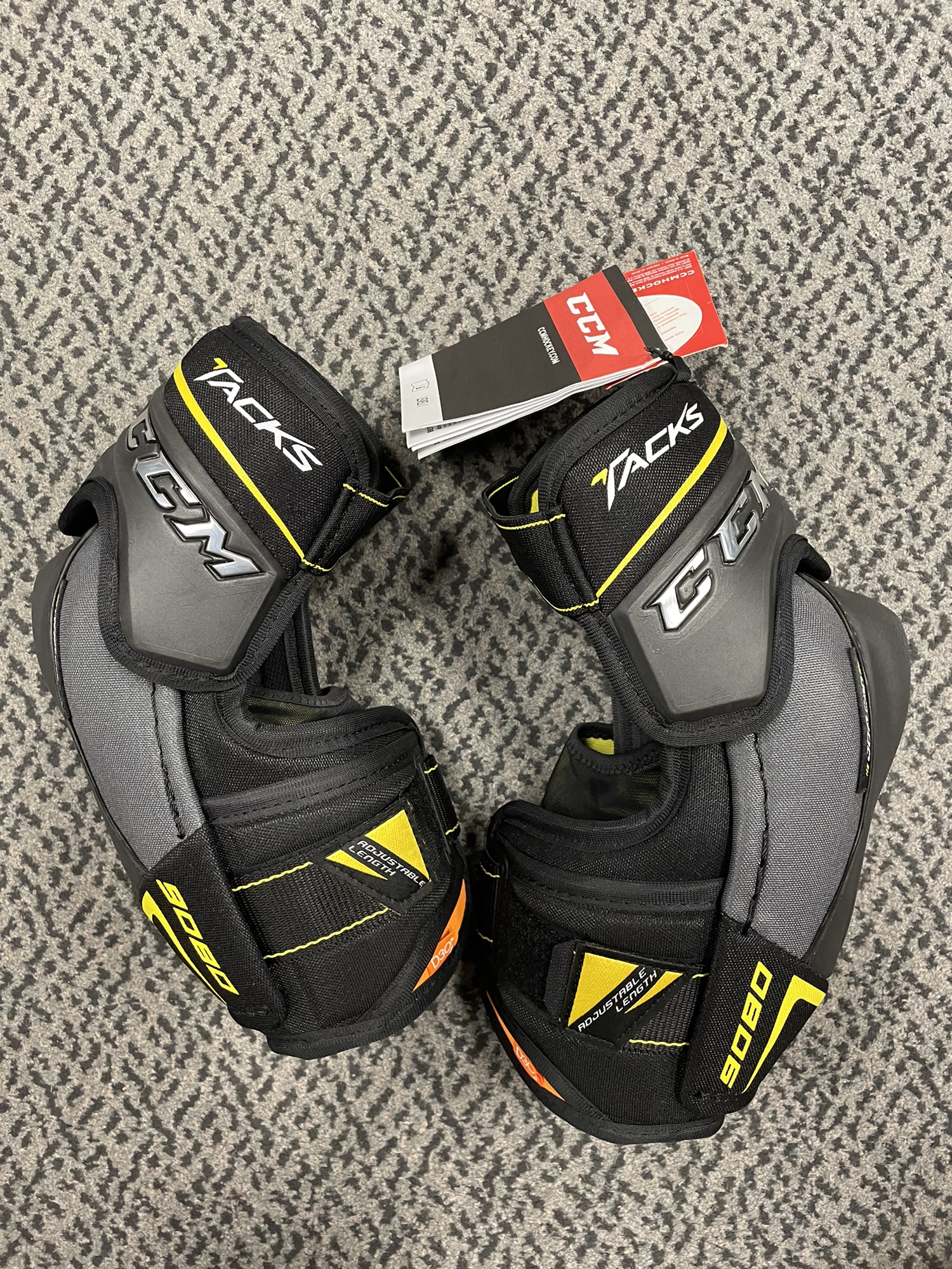 CCM Tacks 9080 Senior Medium Elbow pads SidelineSwap