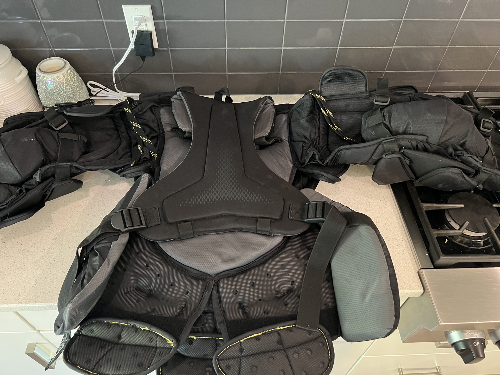 New XL Bauer Vapor 2X Pro Goalie Chest Protector SidelineSwap