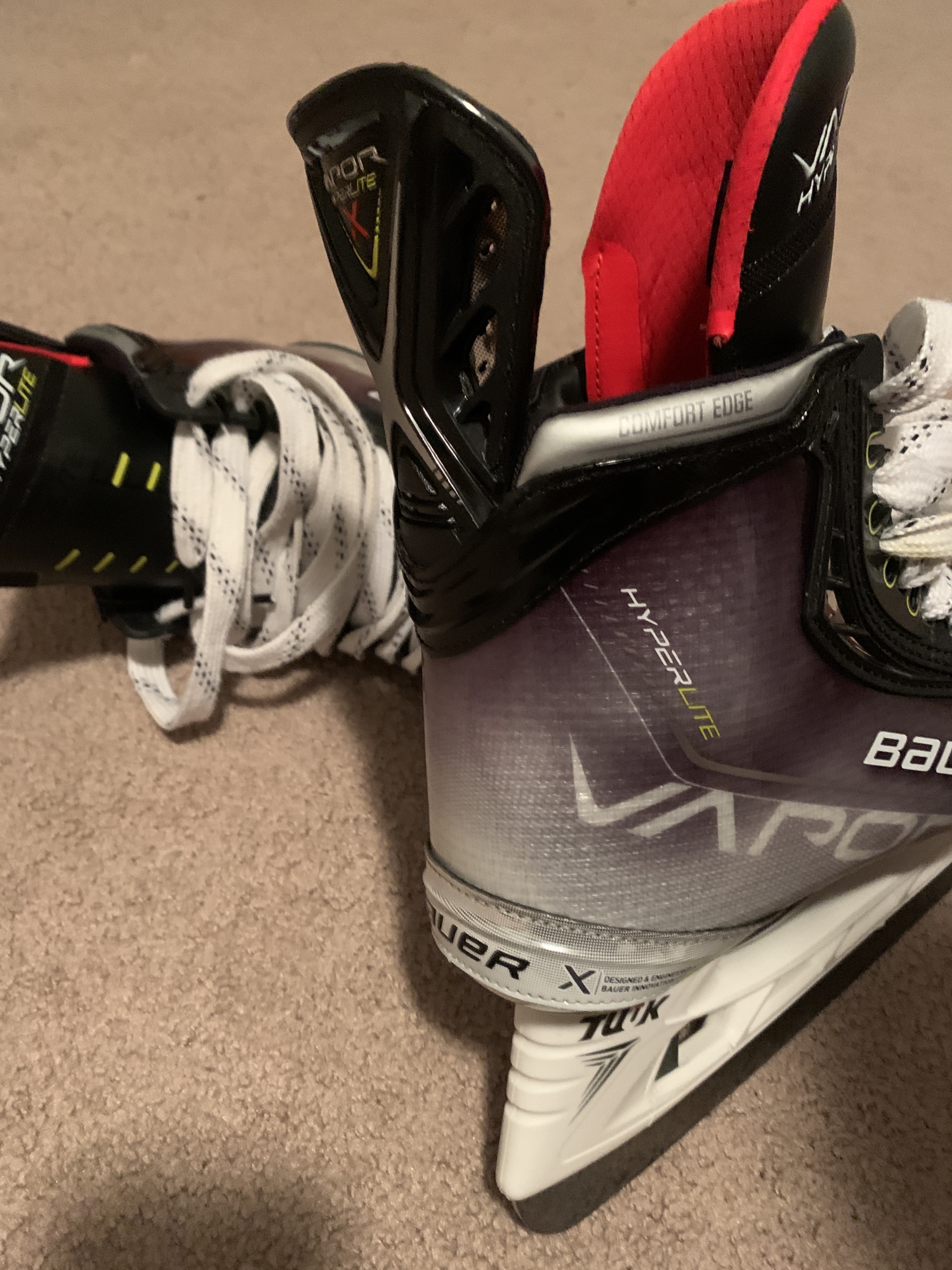 Bauer Vapor Hyperlite Hockey Skates Size 9 With LS Pulse TI Blades