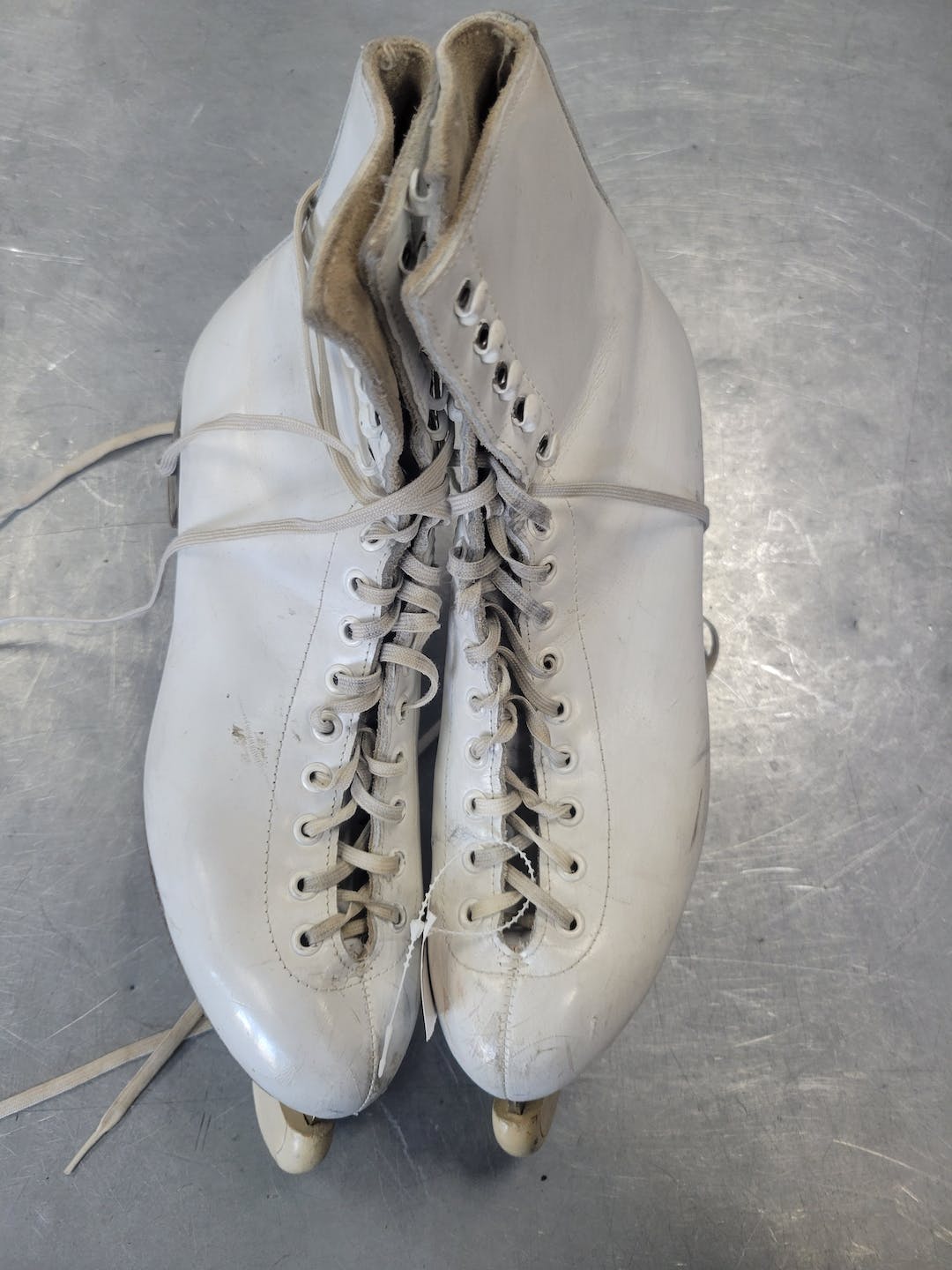 Used Figure Skates Senior 7 Women's Figure Skates SidelineSwap