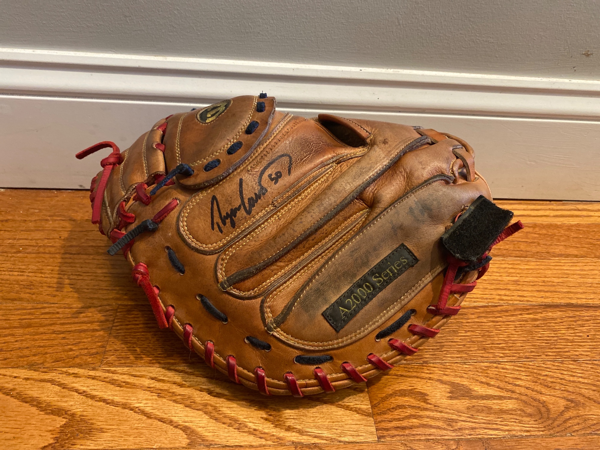 Wilson A2403 (A2000) Catcher’s Mitt 33.5” W/ New Laces SidelineSwap