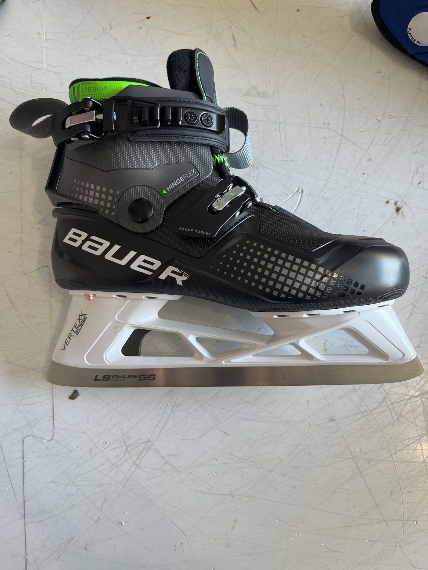 bauer goalie skates konekt