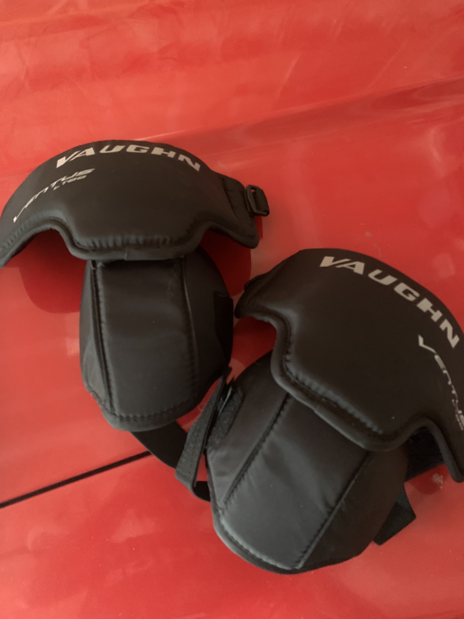 Vaughn Ventus LT88 10 Knee pads SidelineSwap