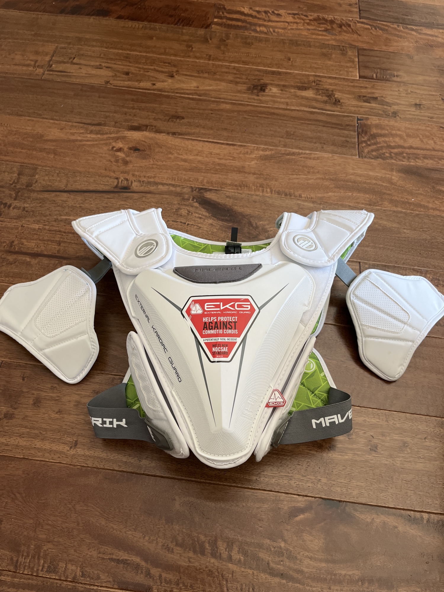 New Large Maverik M5 EKG Shoulder Pads SidelineSwap