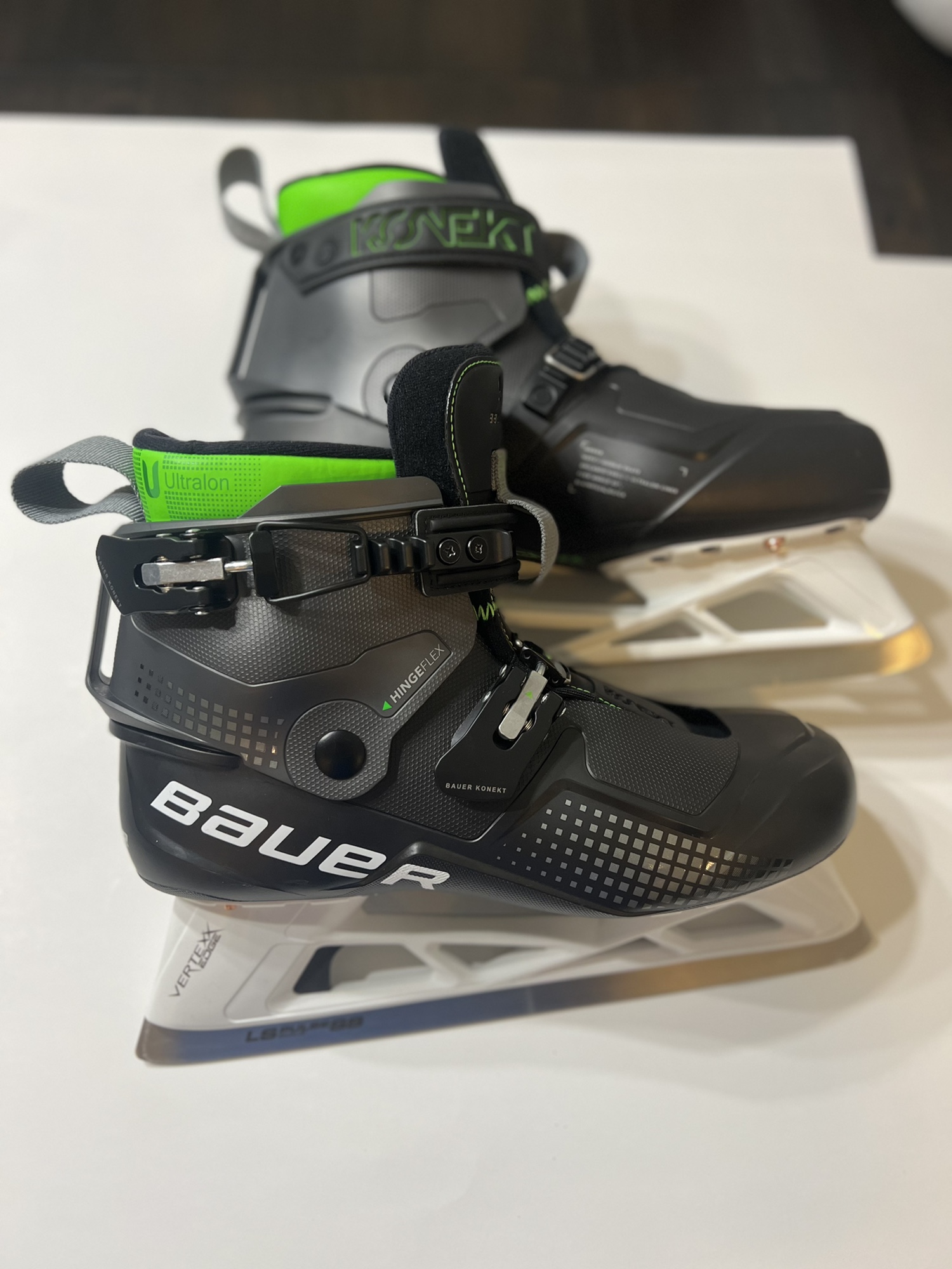 bauer goalie skates konekt