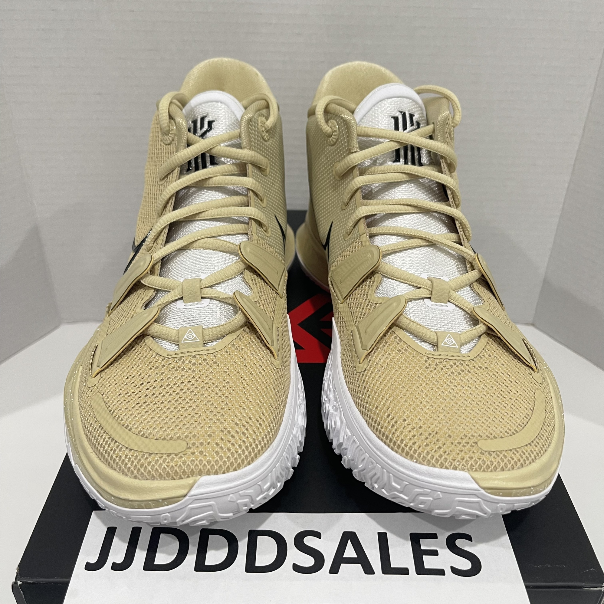 Nike Kyrie 7 TB Team Gold Black White Basketball Shoe DM5042701 Men’s Sz 16 RARE New with Box