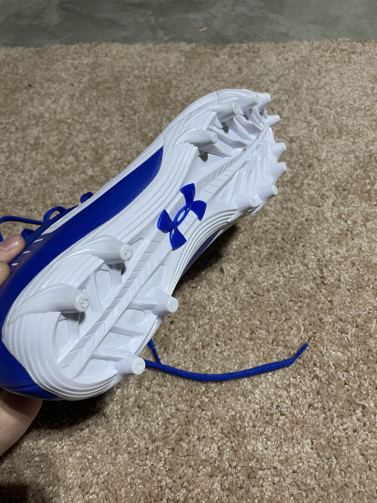 mens football cleats size 11