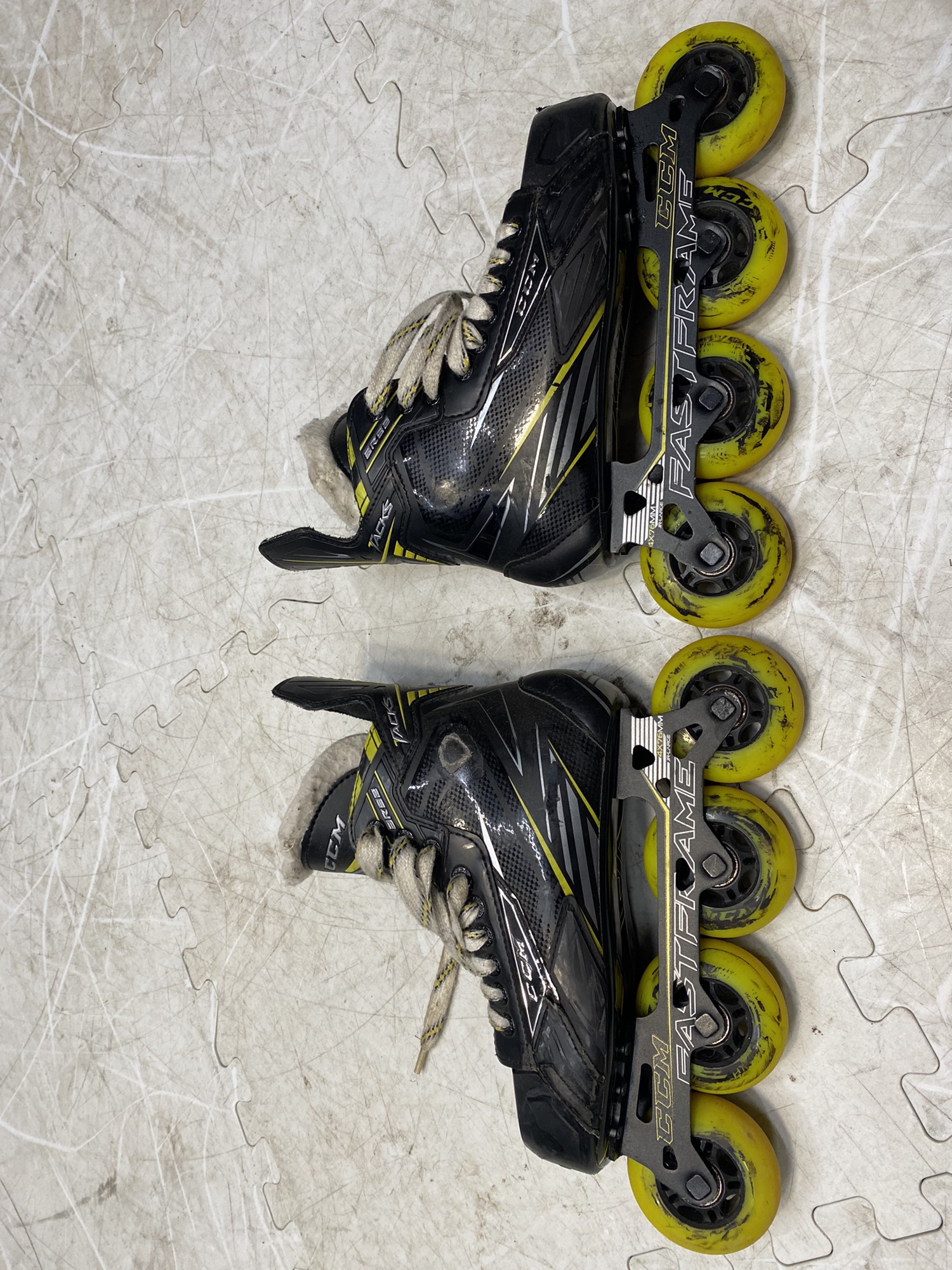 CCM Tacks 3R92 inline hockey skates size 4 SidelineSwap