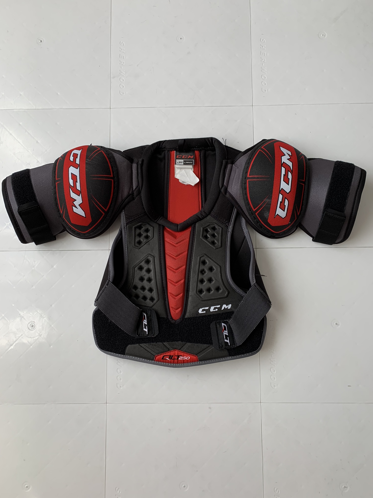 CCM QLT 250 Shoulder Pads Junior Large SidelineSwap