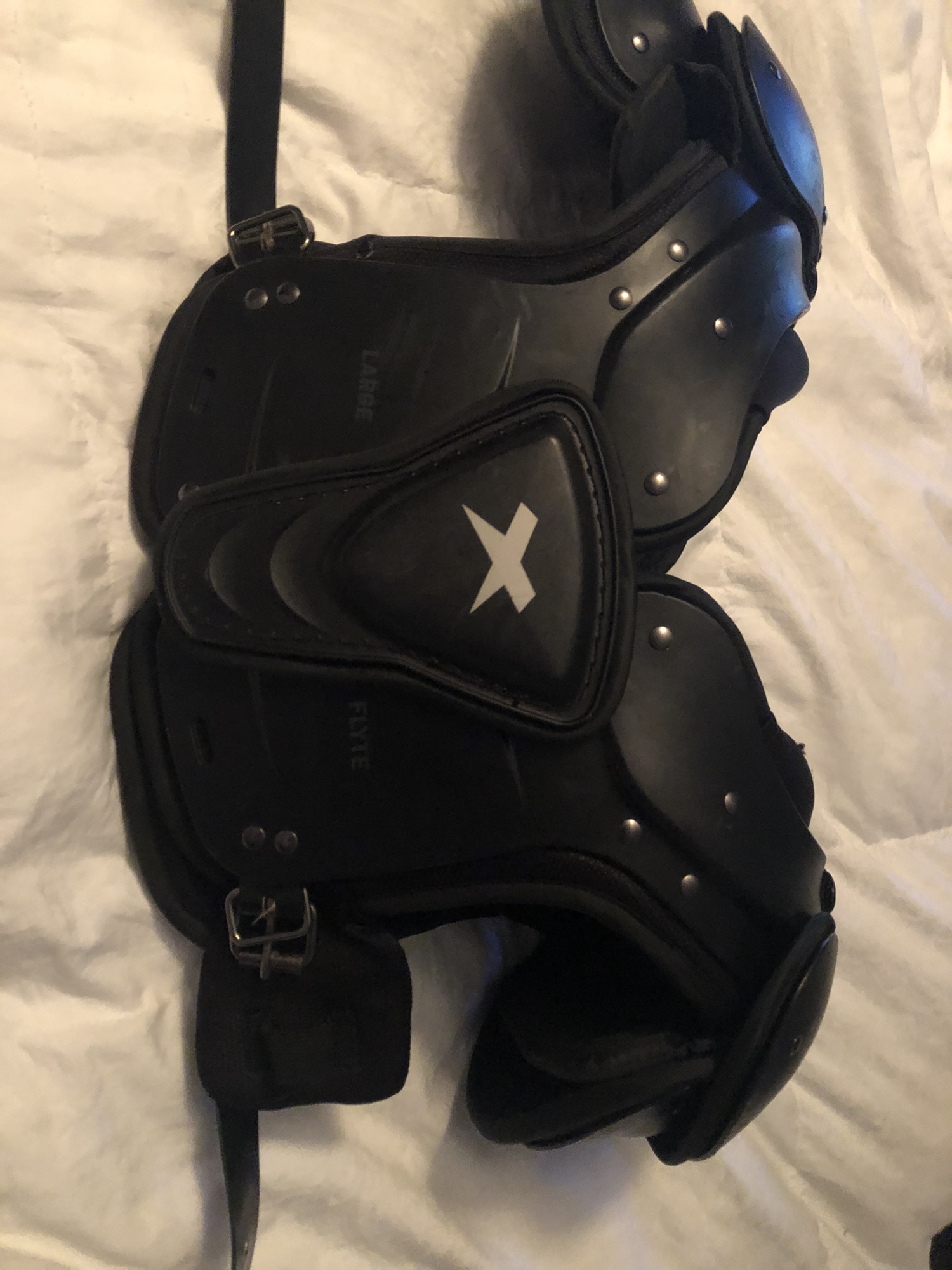 Youth Large Xenith Flyte Shoulder Pads SidelineSwap