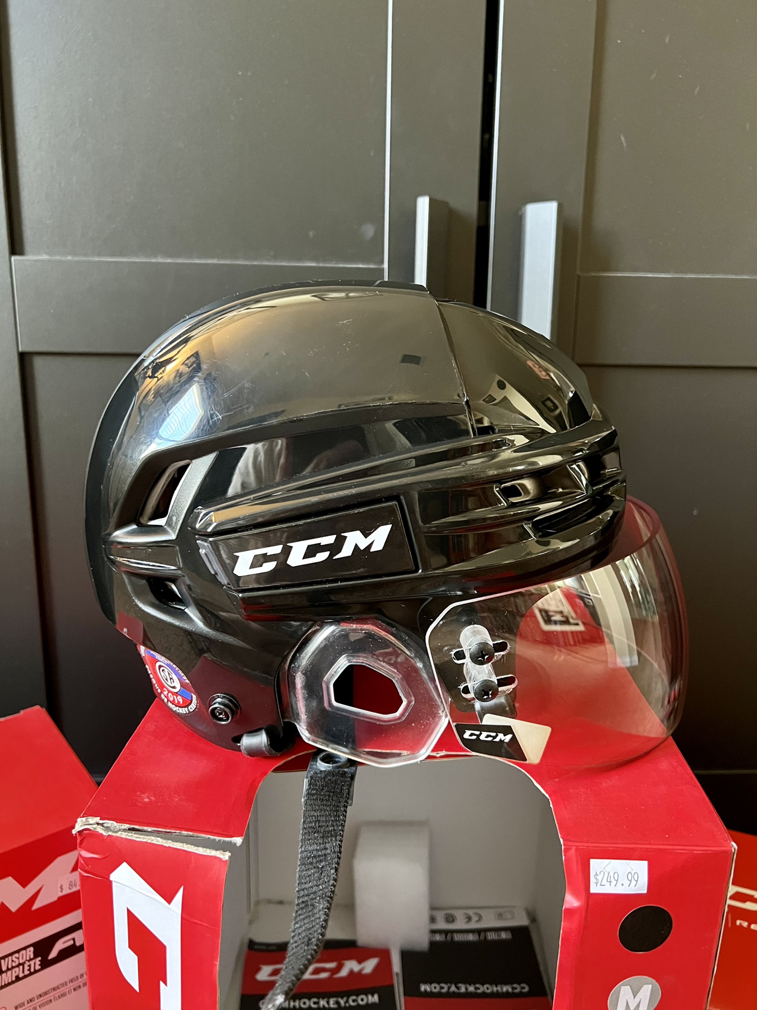 Used Medium CCM Tacks 910 Helmet w/ Visor, Cage And Clear Shield