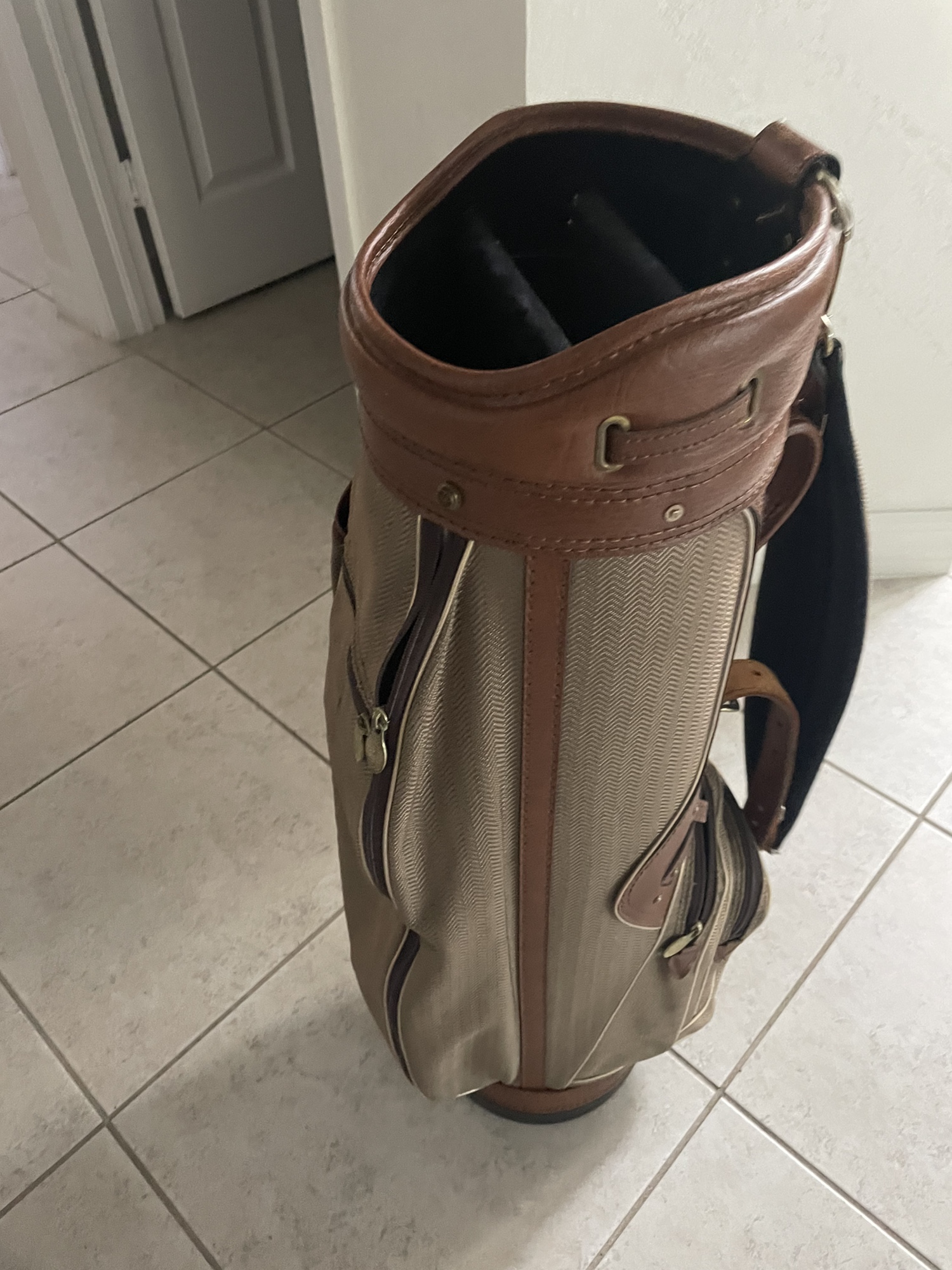 Classic Golf Bag By Burton SidelineSwap