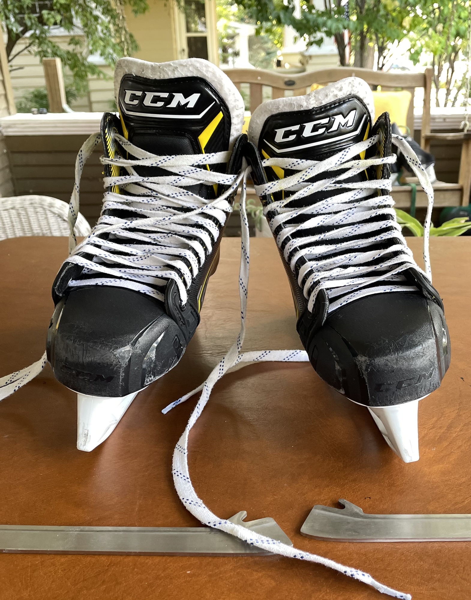 Senior CCM Extra Wide Width Size 8 Super Tacks 9380 Hockey Goalie