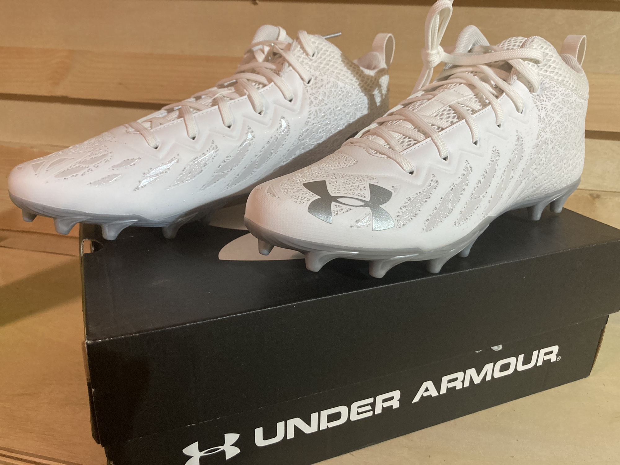 under armour spotlight mc cleats