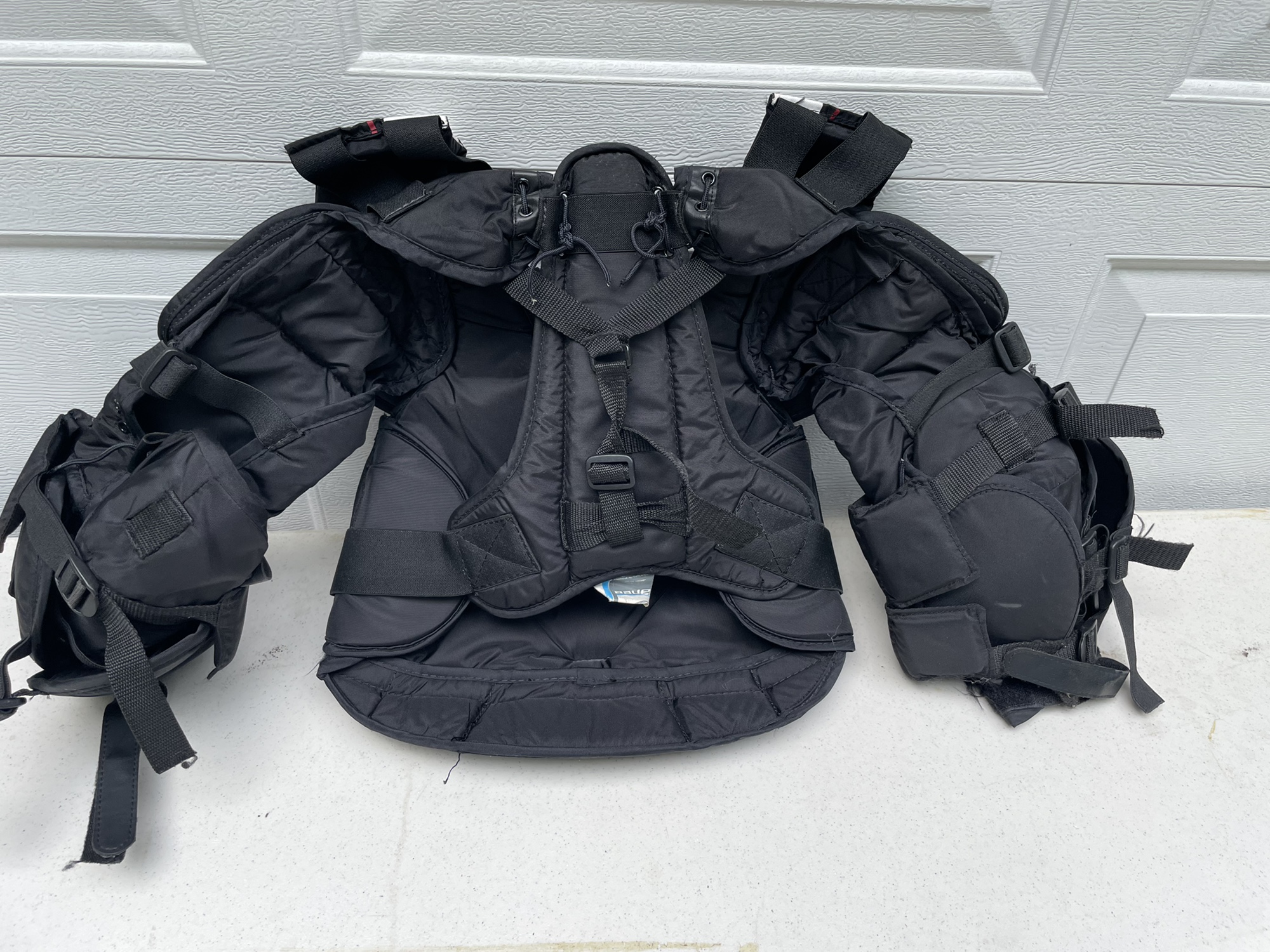 Used Jr Medium Bauer Performance Goalie Chest Protector SidelineSwap
