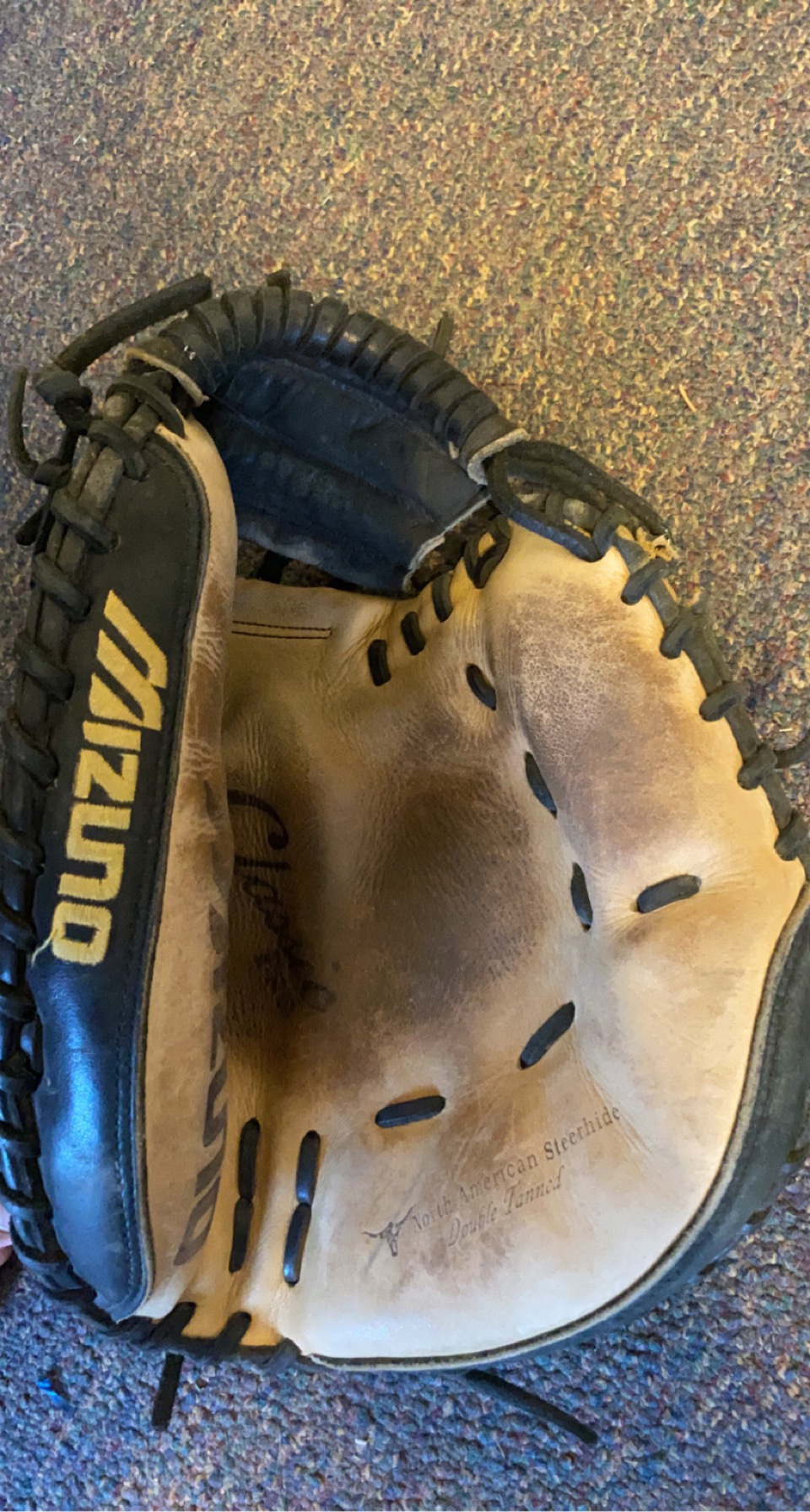 Mizuno Catcher Glove SidelineSwap