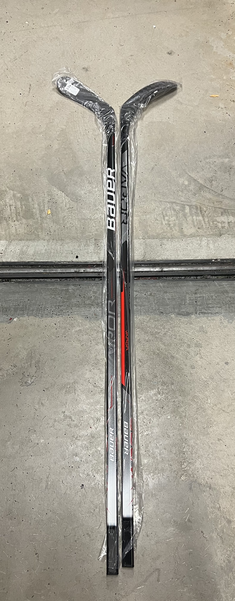 2 PACK NEW Bauer Vapor Hyperlite League Hockey Stick Left P28 87 Flex
