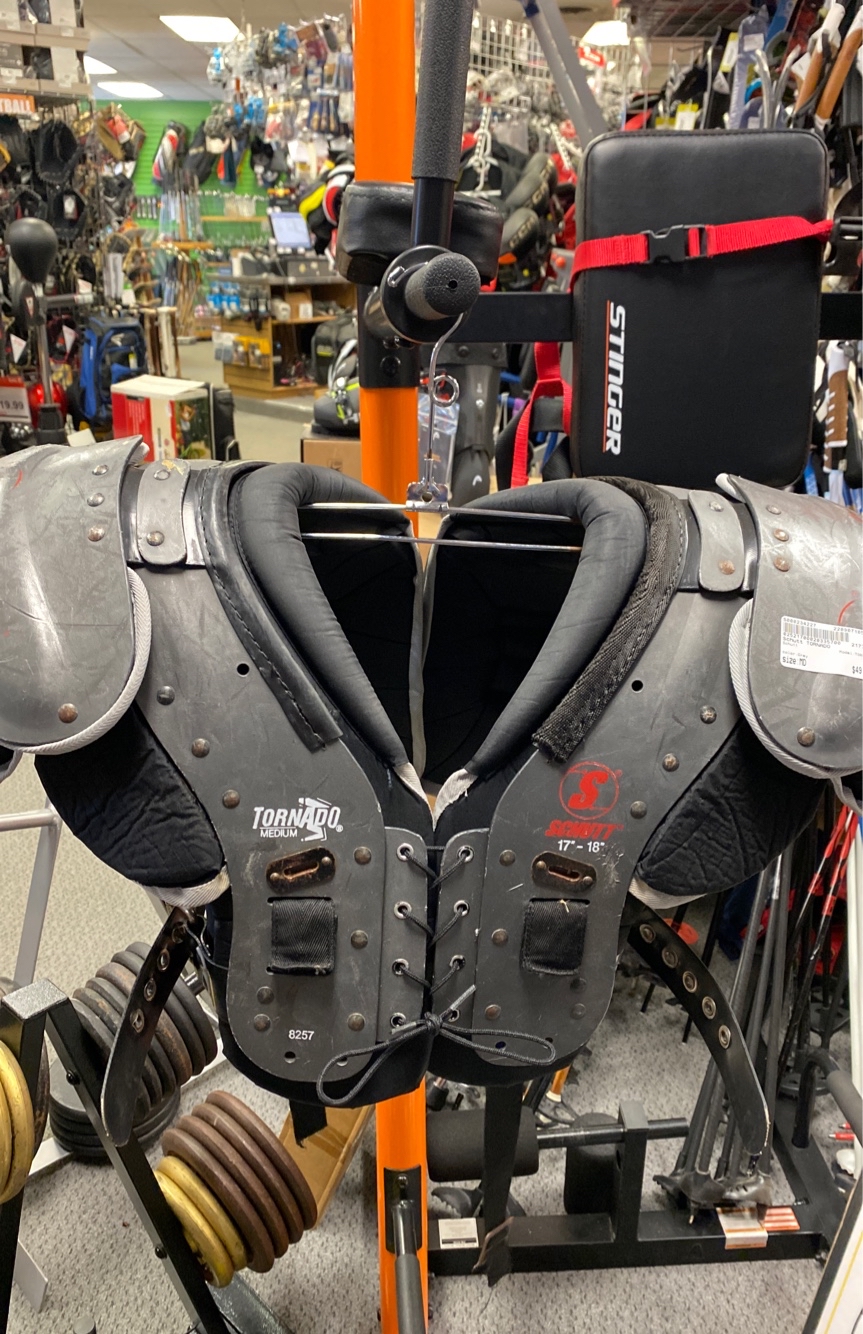 Schutt Tornado Used Medium Adult football Shoulder Pads SidelineSwap