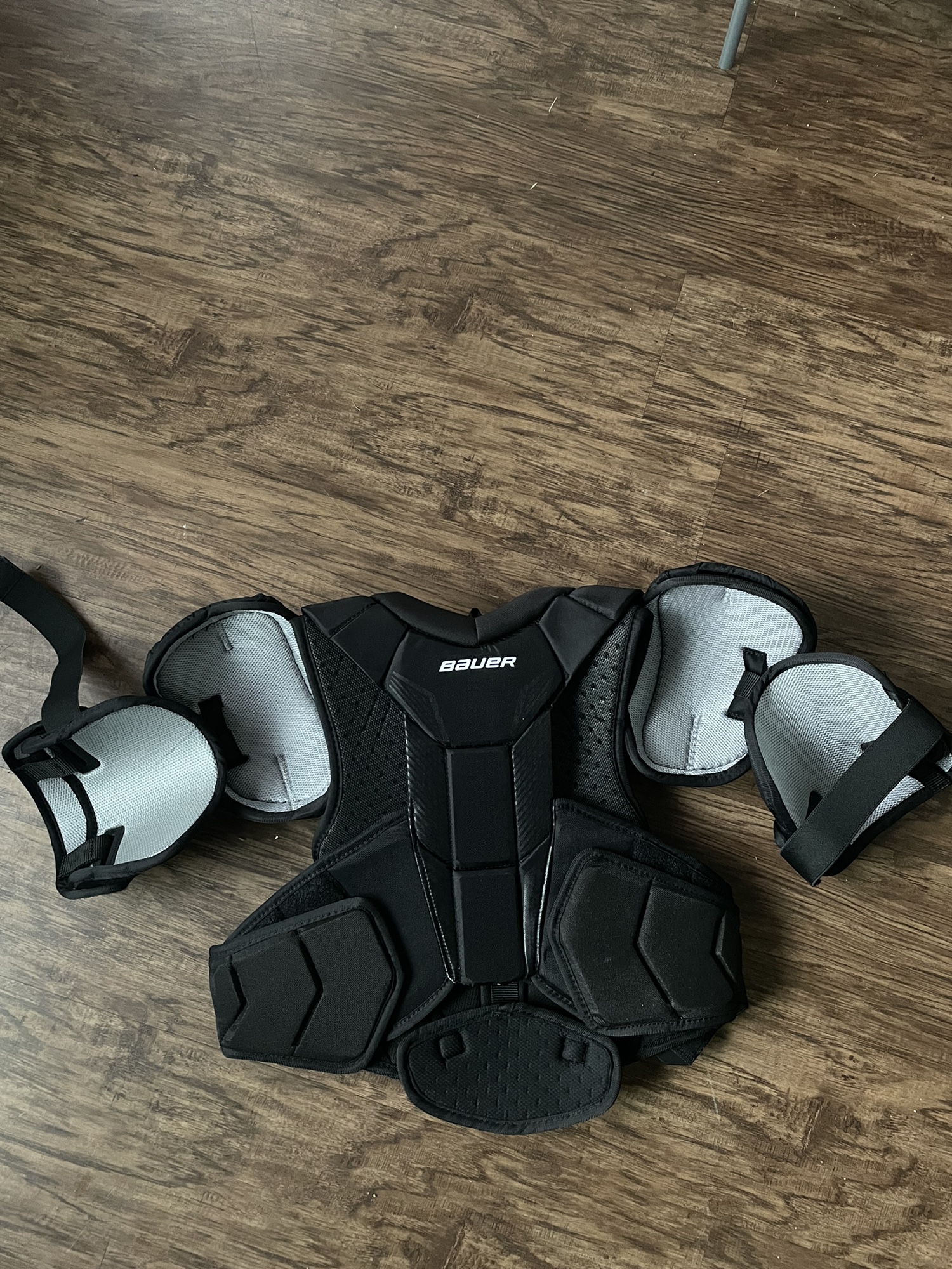 New Medium Bauer Pro Stock Shoulder Pads SidelineSwap