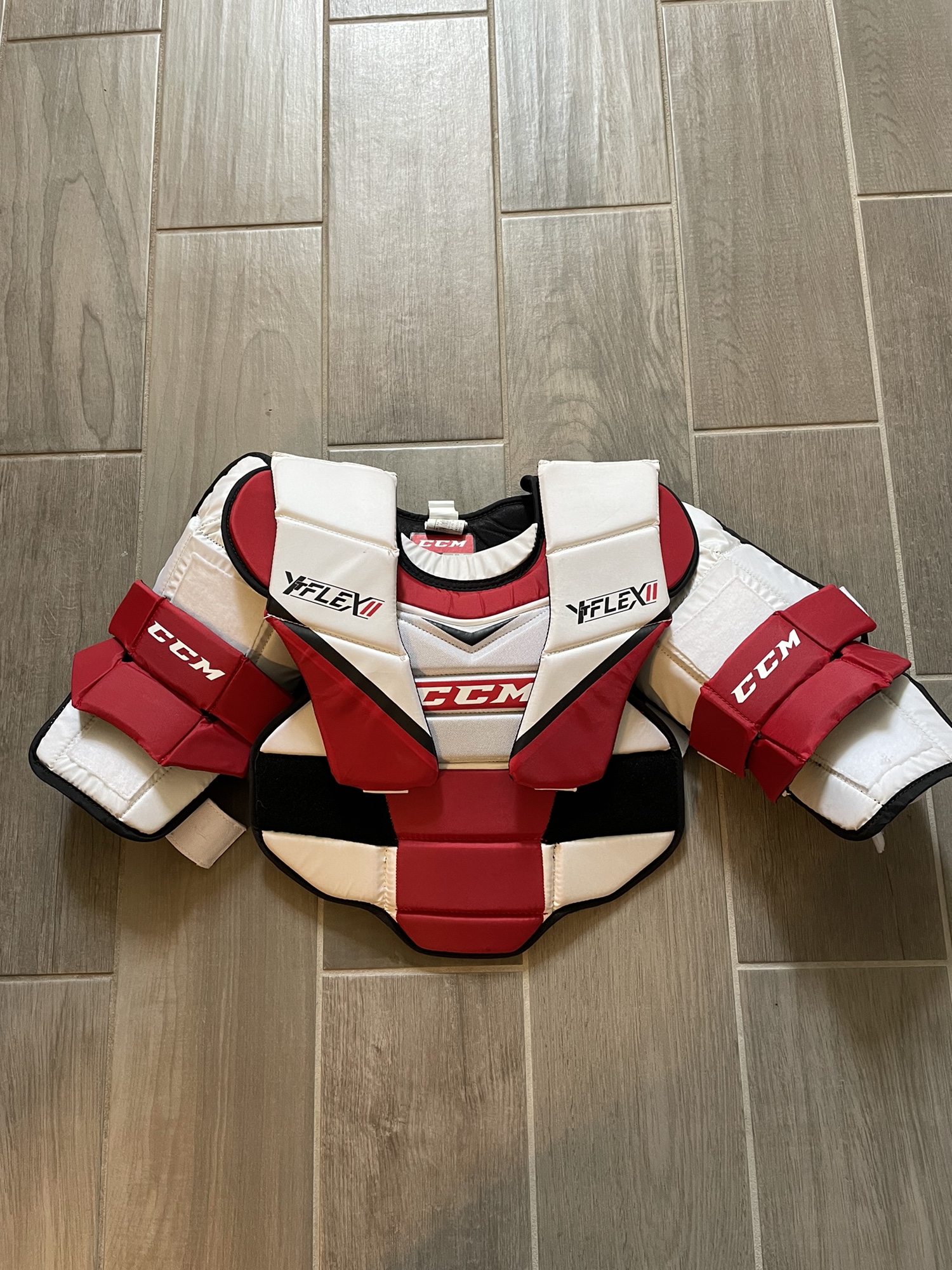 Used L/XL CCM Yflex II Goalie Chest Protector SidelineSwap