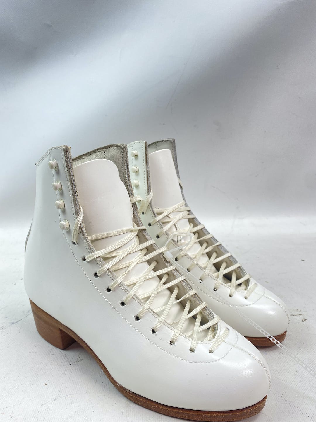 Used Spteri Senior 6 Aa Extra Narrow Ice Skates Womens Figure Skates