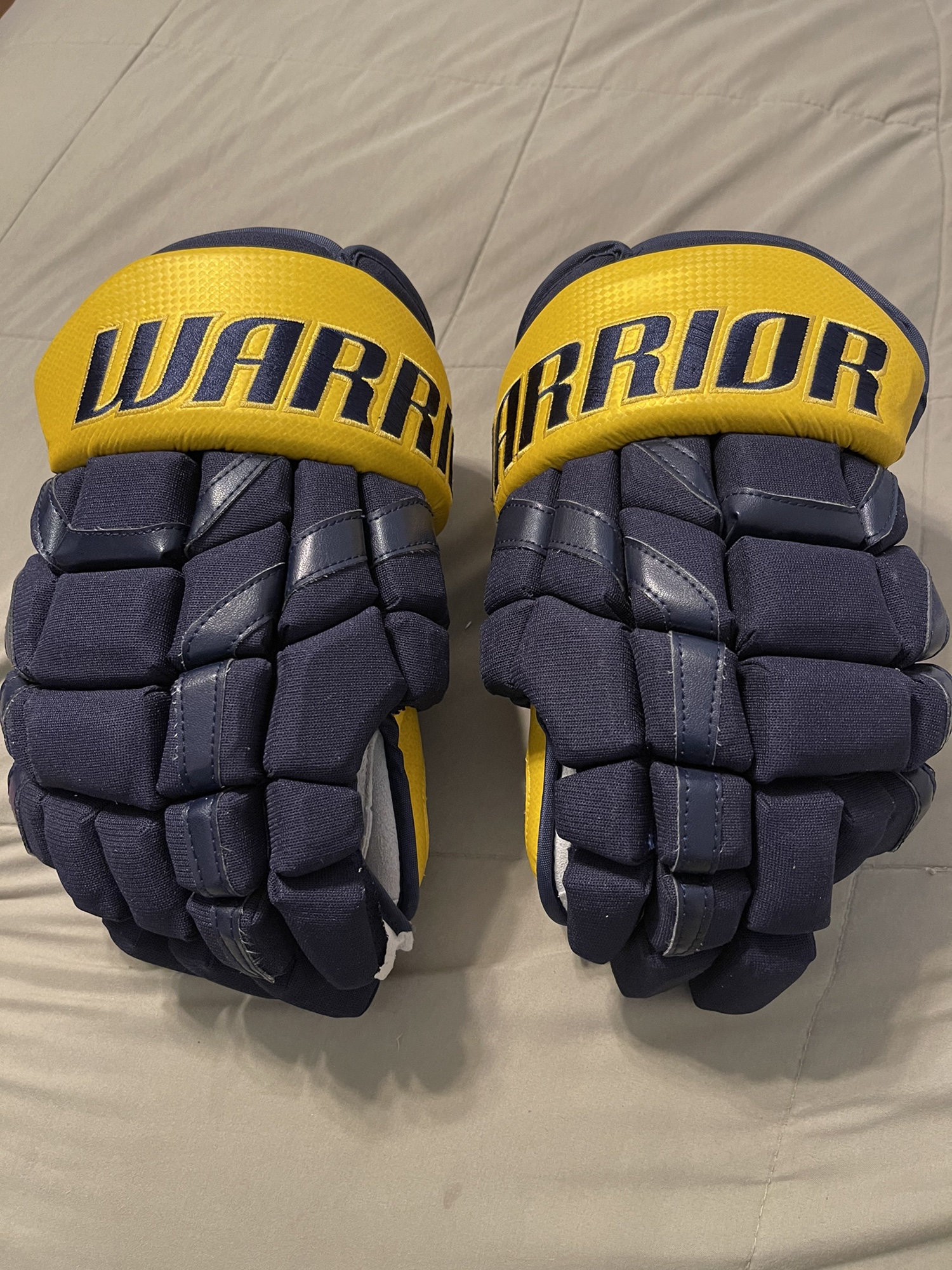 NHL Pro Stock Nashville Predators 15 inch (38 CM) Warrior Covert QR 1