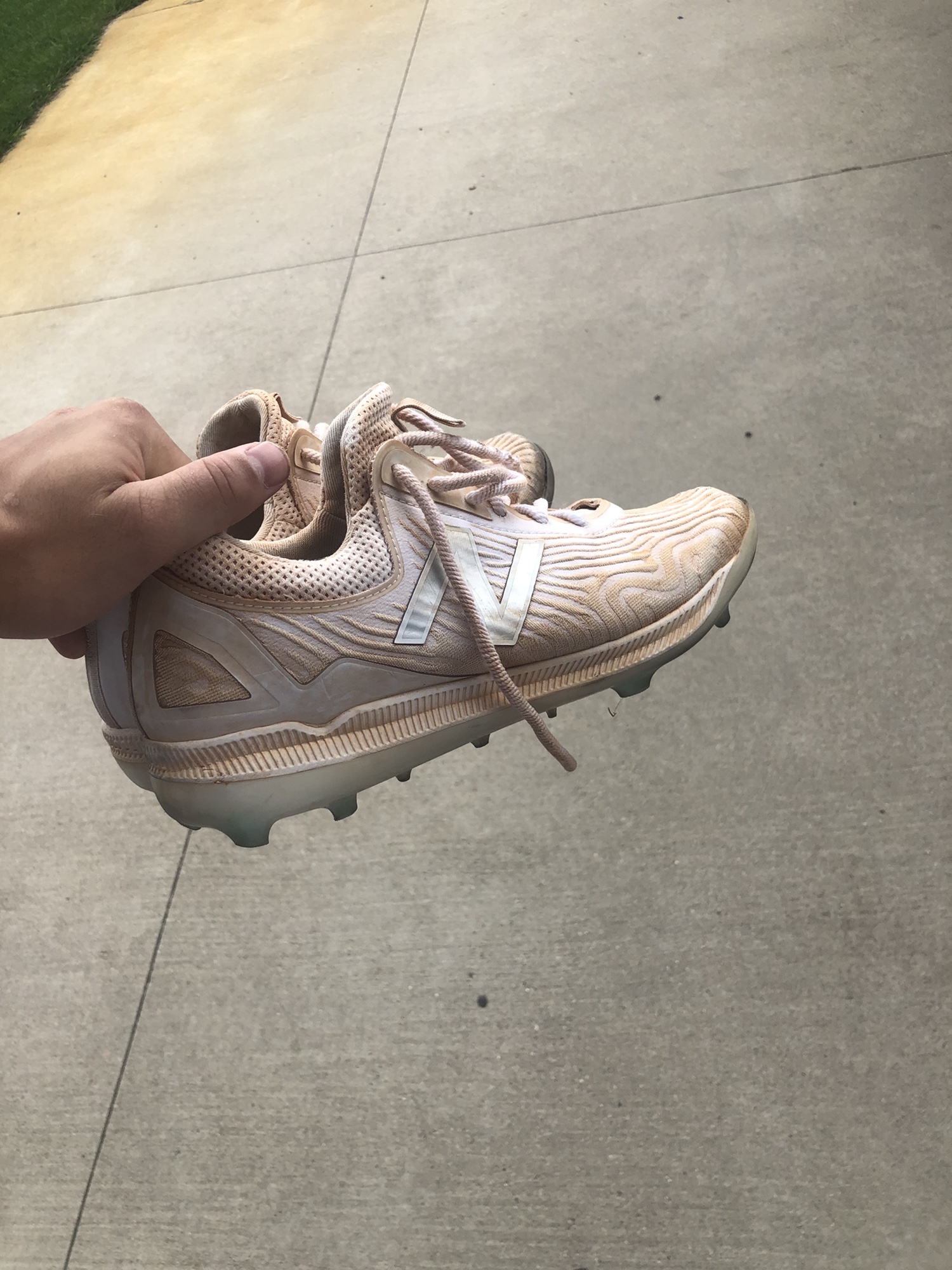 customize your own new balance baseball cleats