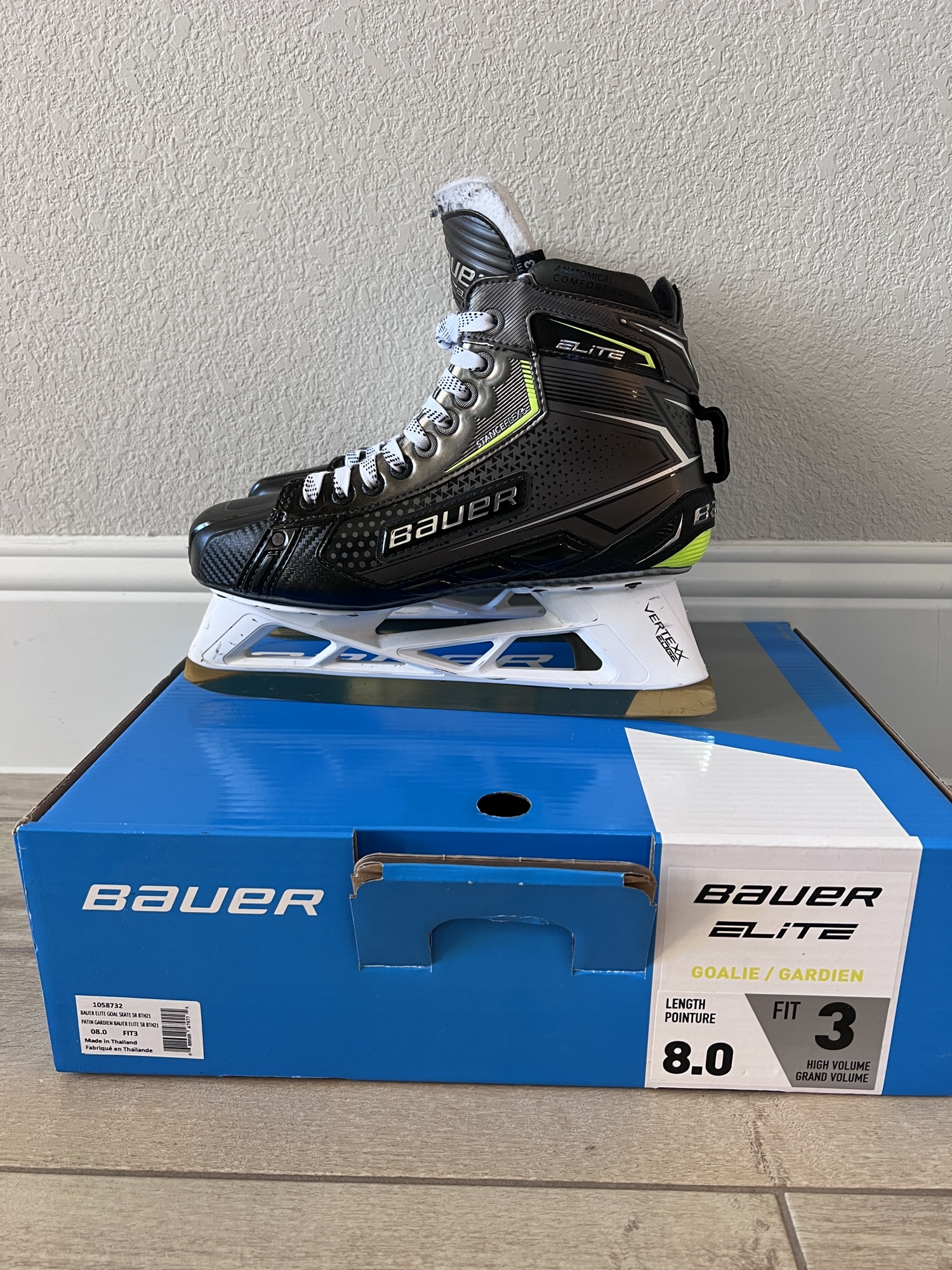 Excellent Shape Bauer Elite Goalie Skates 8 Fit 3 SidelineSwap