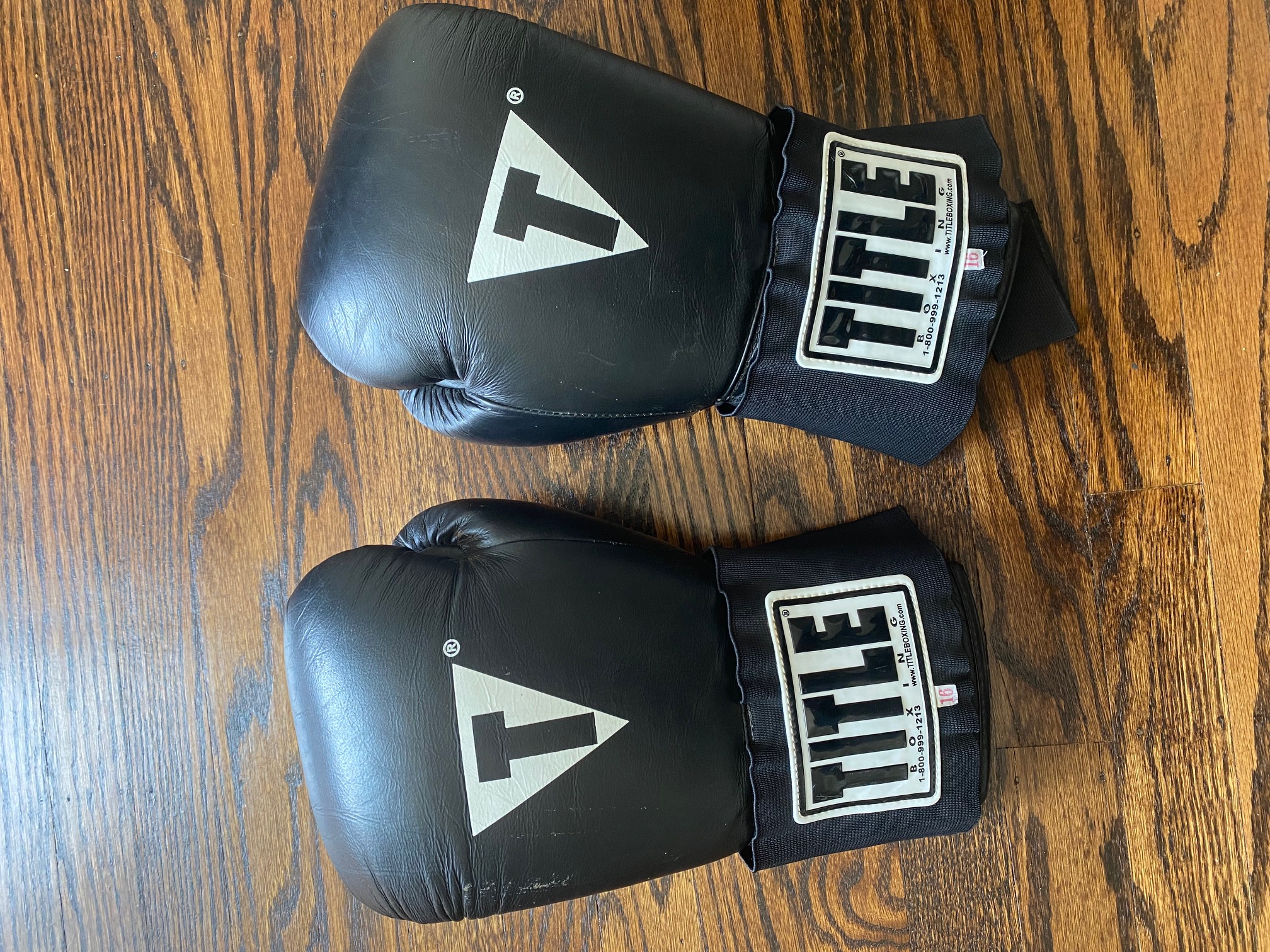 Title Boxing Gloves, 16 oz, TSGV model olympic style SidelineSwap