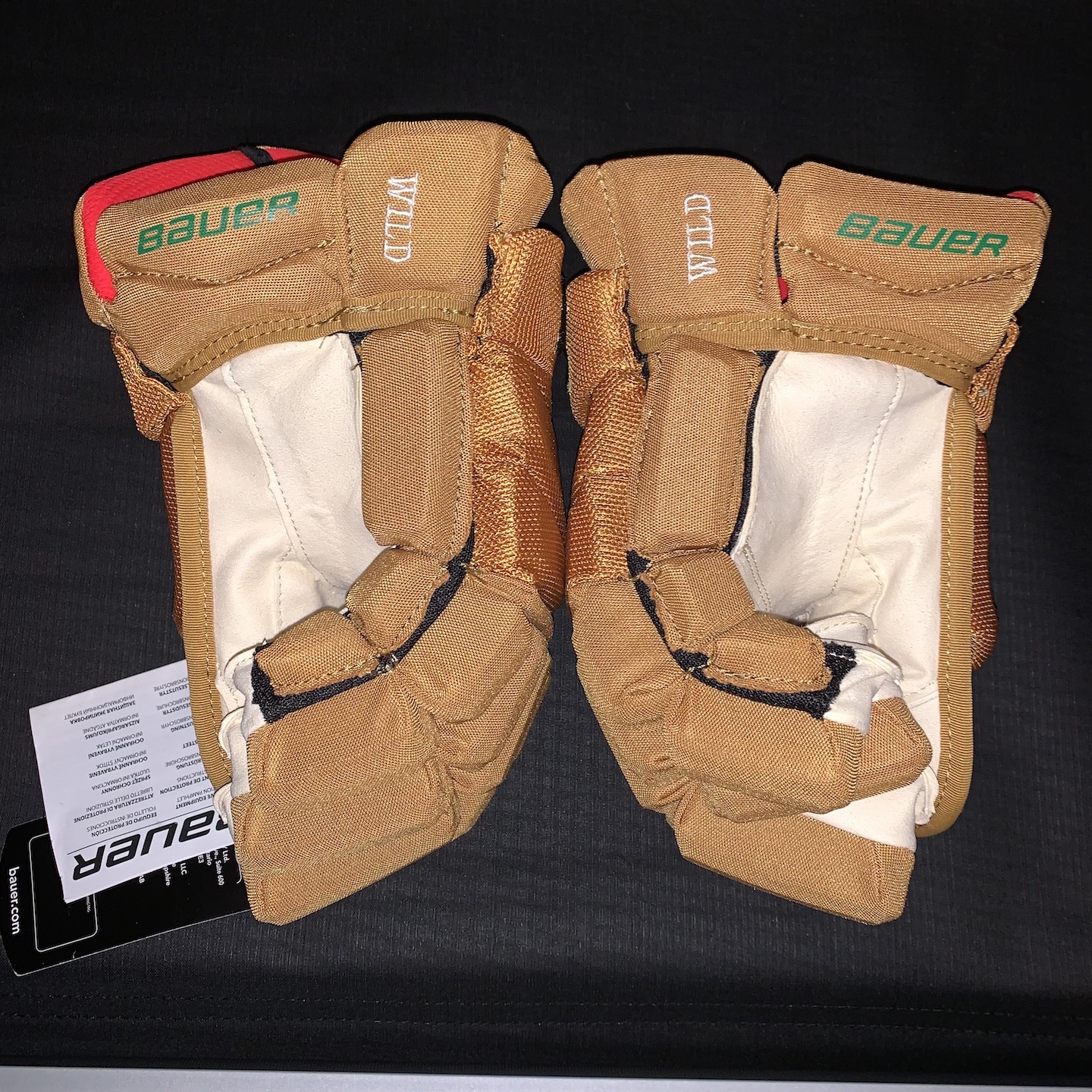 Minnesota Wild Winter Classic Set Bauer 2X Gloves, CCM PP90 Shell