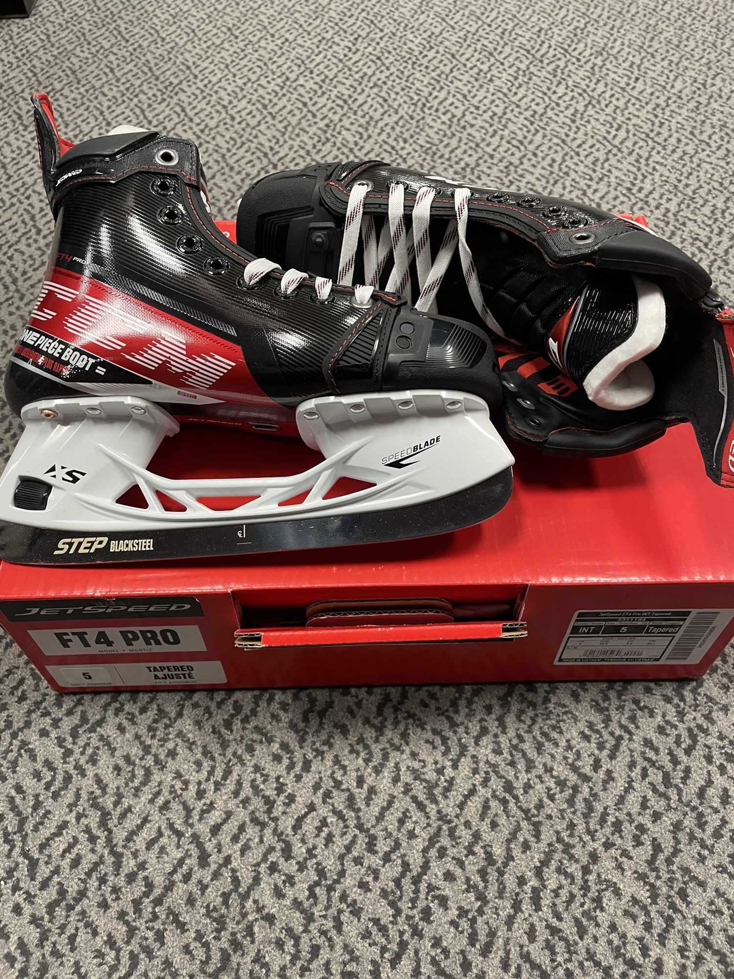 CCM FT4 Pro size 5 Tapered fit skate | SidelineSwap