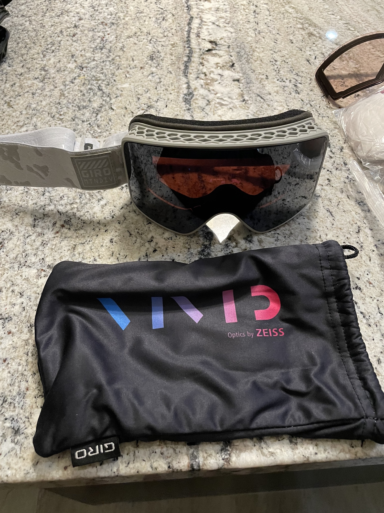 Giro Method Snow Goggles + 3 lenses SidelineSwap