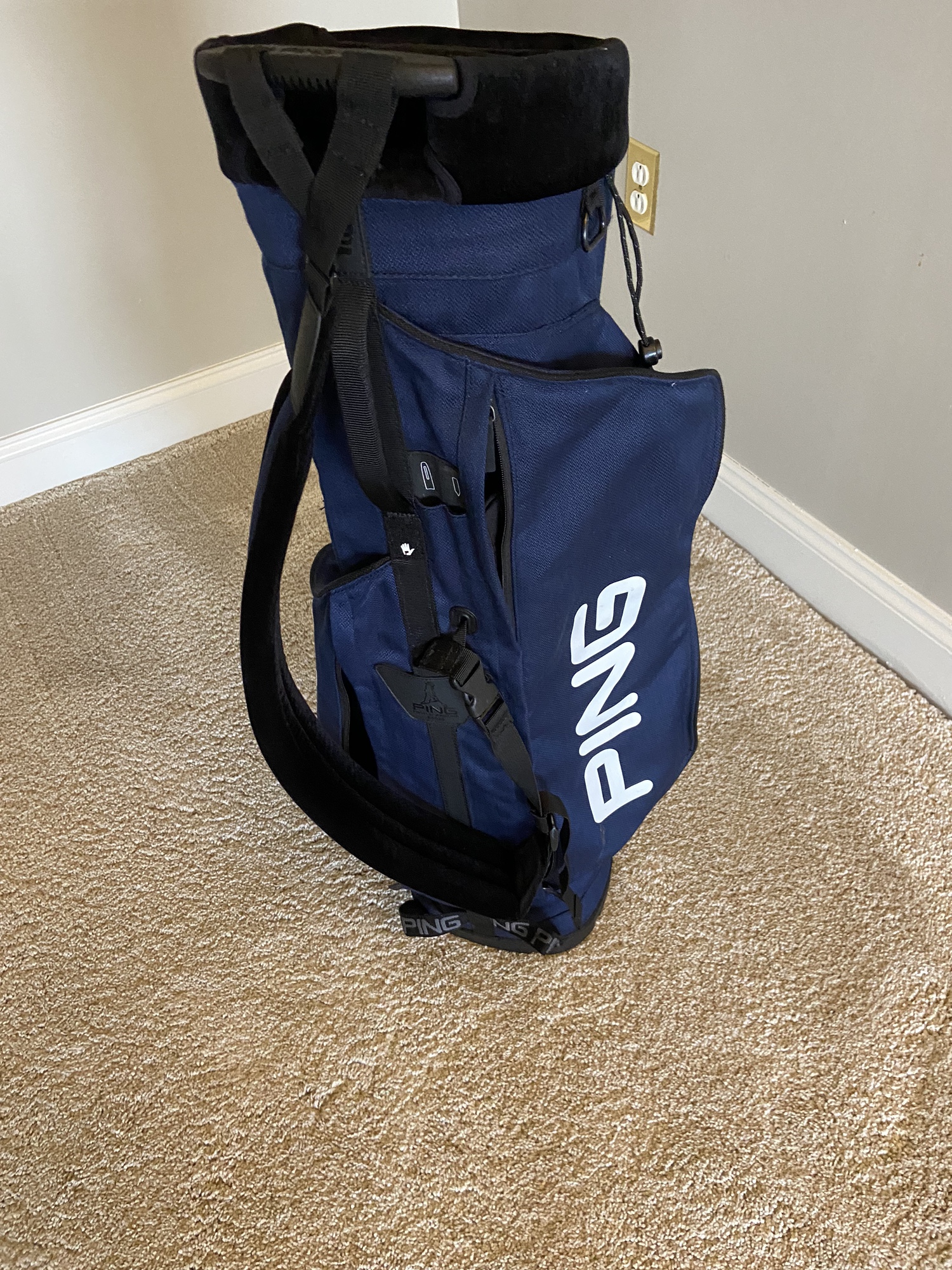 Ping L8 Golf Bag SidelineSwap