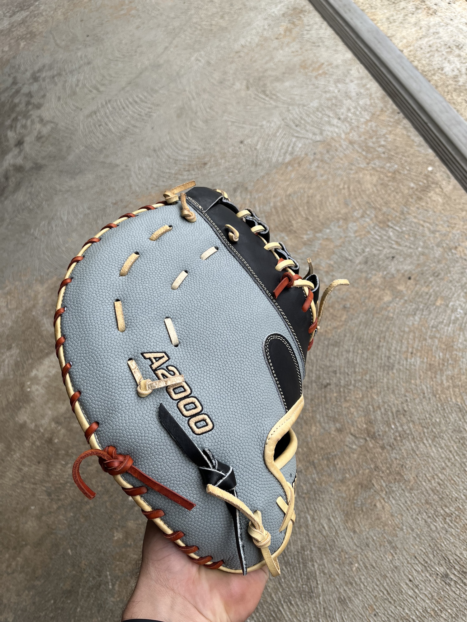 Wilson A2000 First Base Glove SidelineSwap