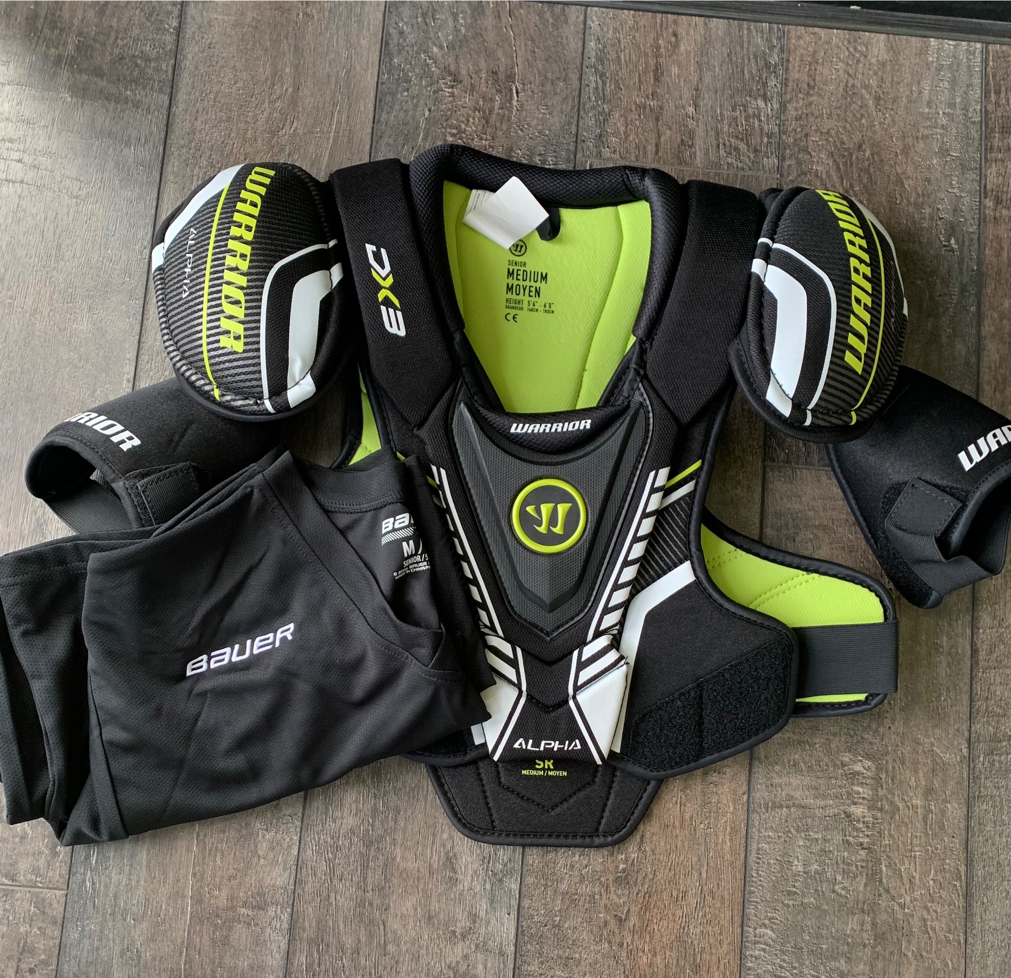 Senior Medium Warrior Alpha DX3 Shoulder Pads SidelineSwap