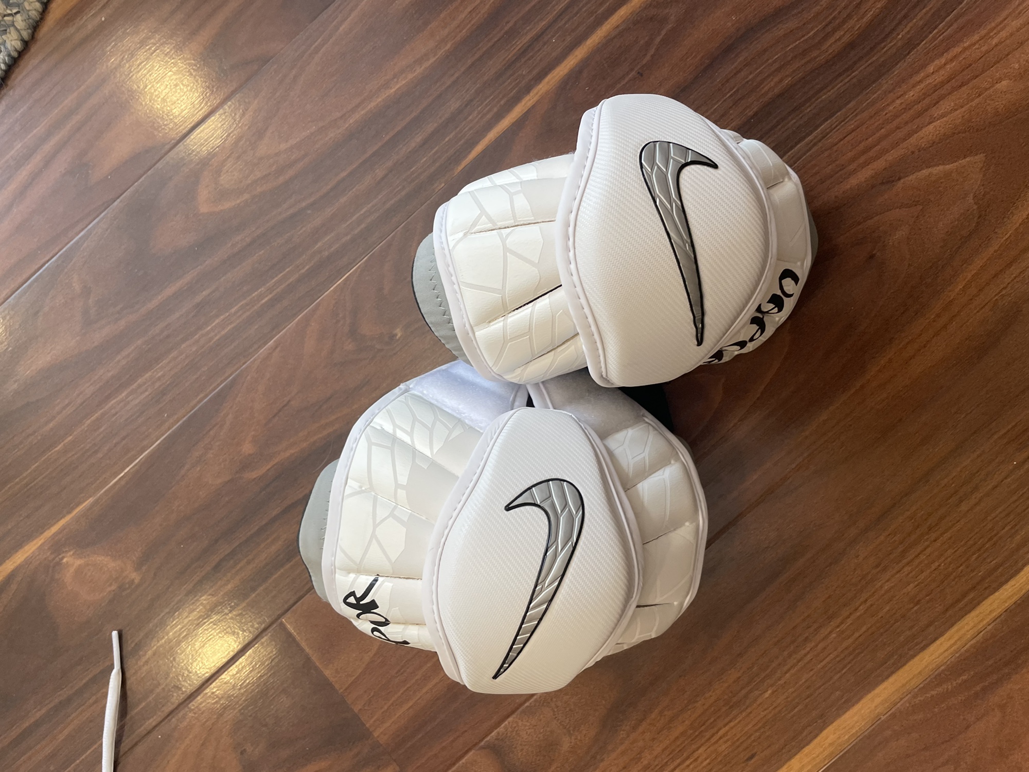 New Medium Nike Vapor Arm Pads SidelineSwap