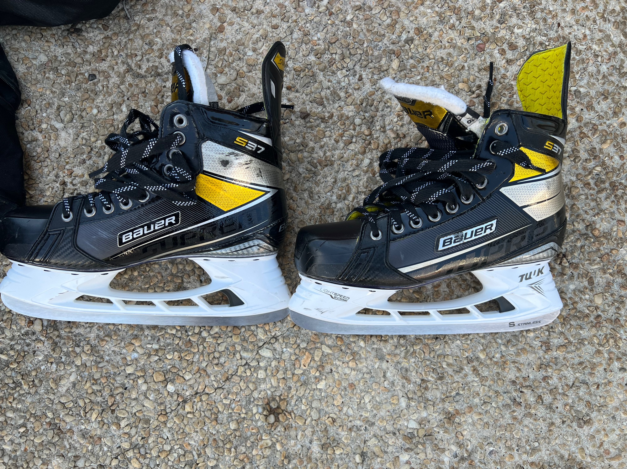 Used Bauer Extra Wide Width Size 8.5 Supreme S37 Hockey Skates
