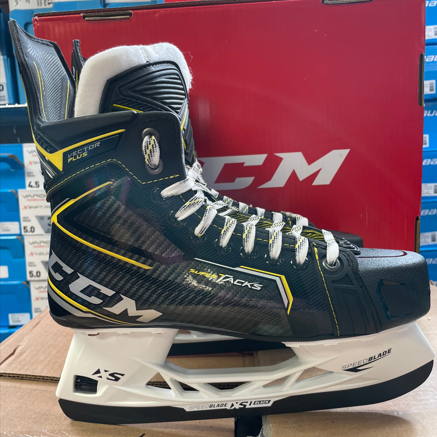 NEW CCM Vector Plus Skates, Size 8.5 D SidelineSwap