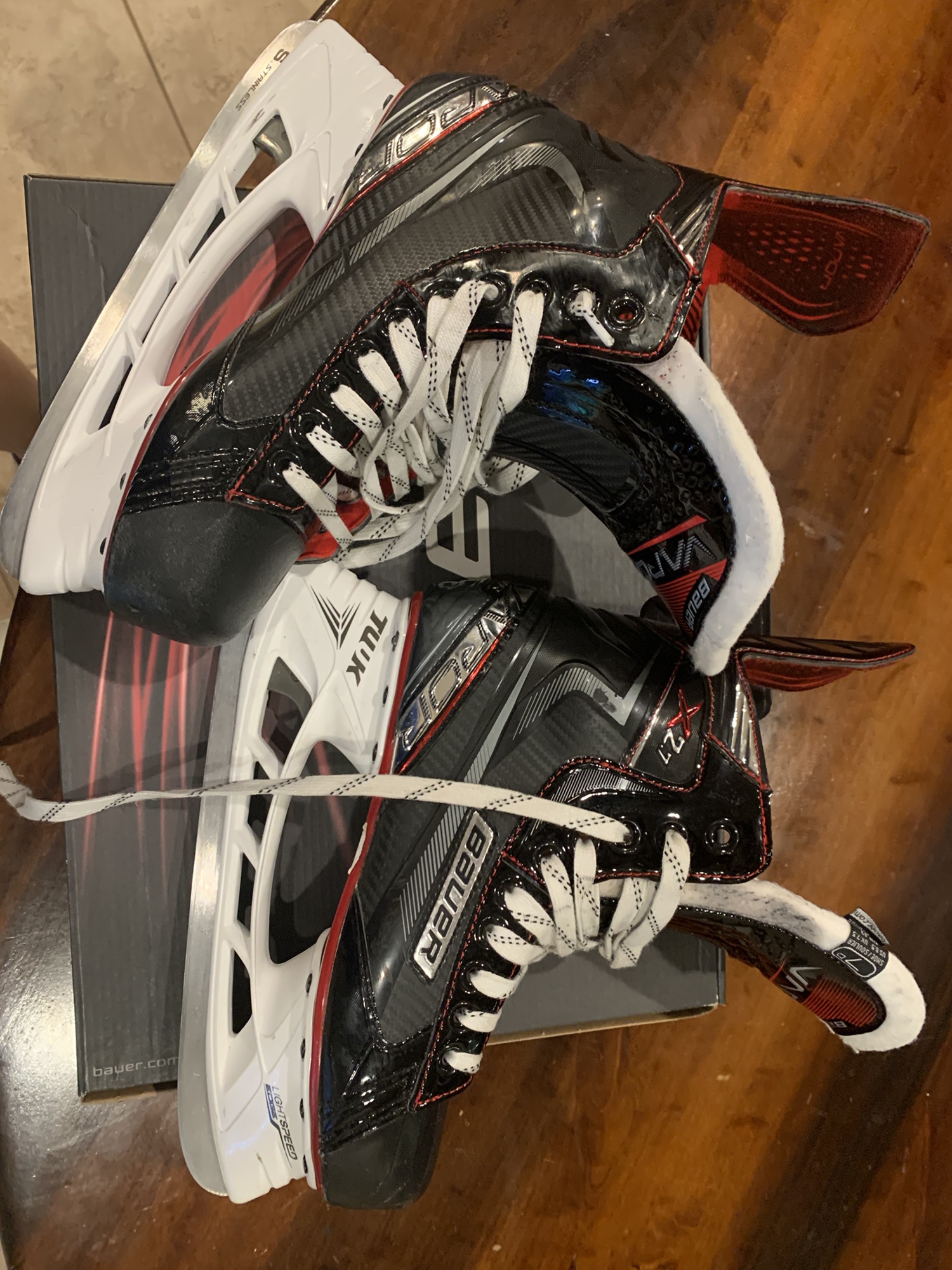 Used Bauer Regular Width Size 7 Vapor X2.7 Hockey Skates SidelineSwap