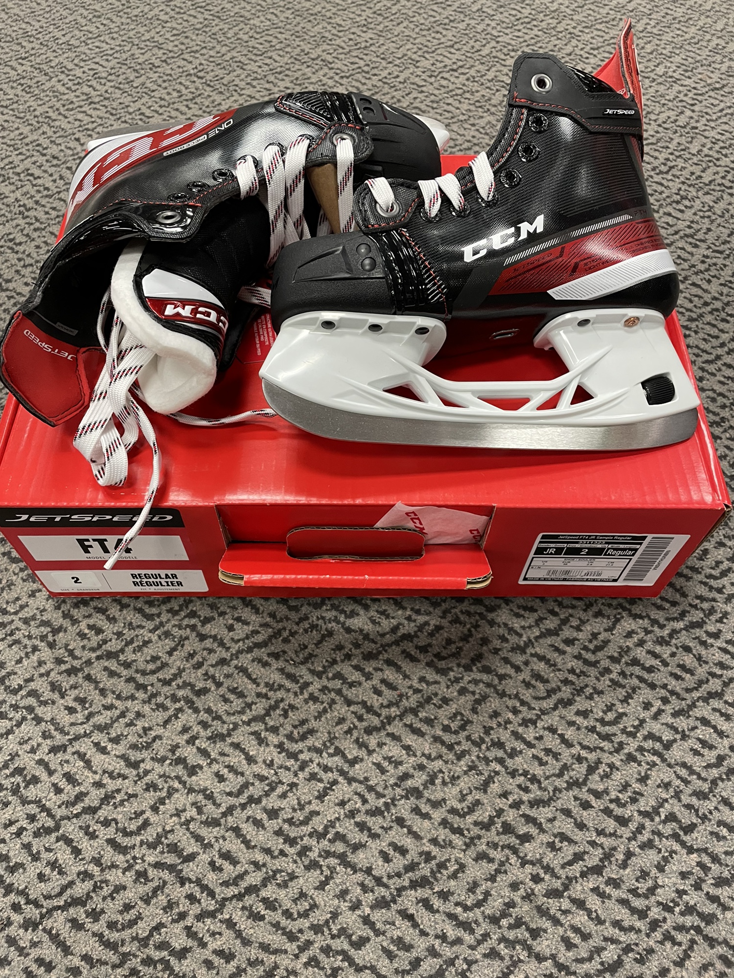 CCM Jetspeed FT4 size 2 junior hockey skates SidelineSwap