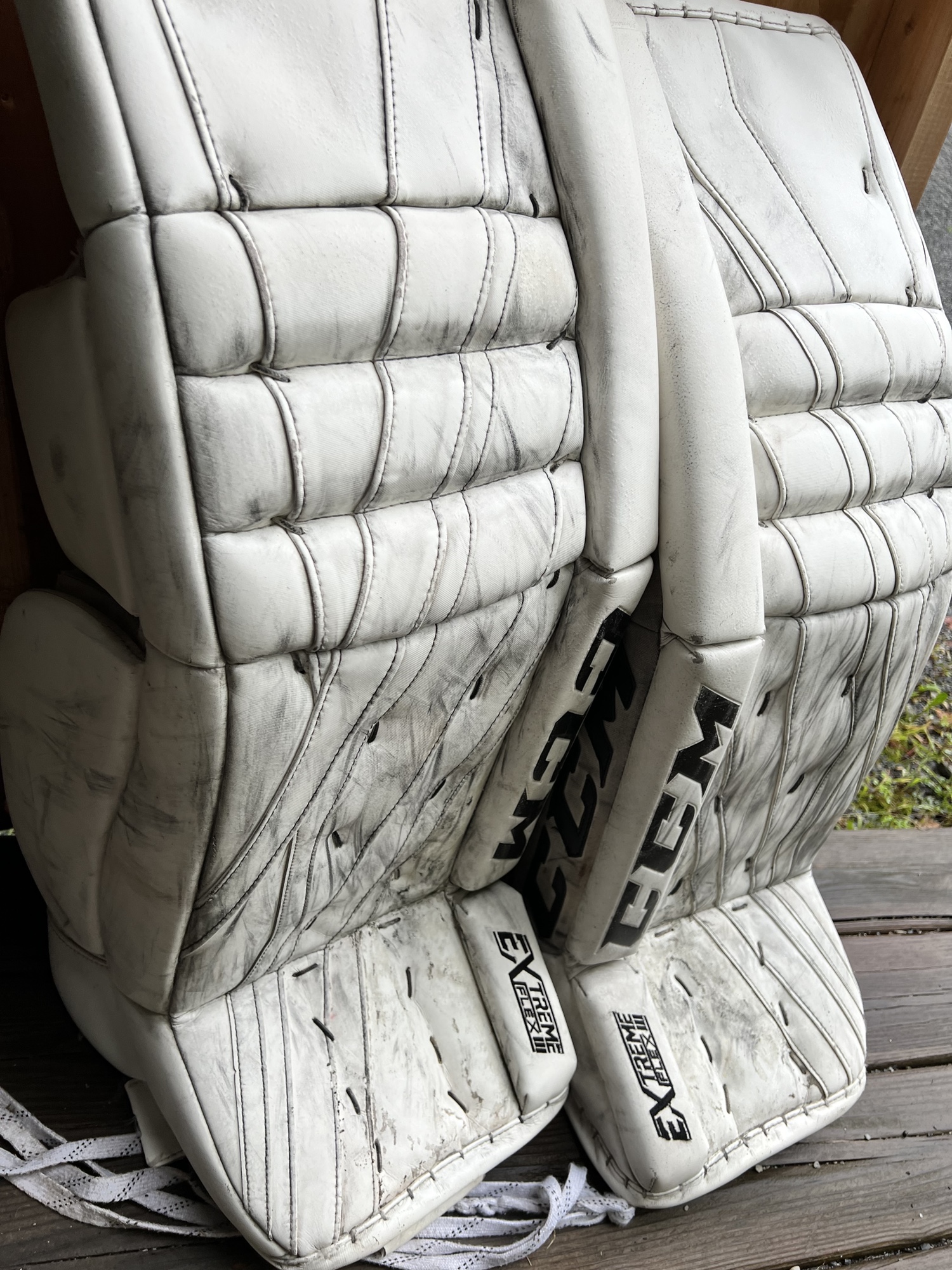 34" CCM Extreme Flex lll Goalie Leg Pads SidelineSwap