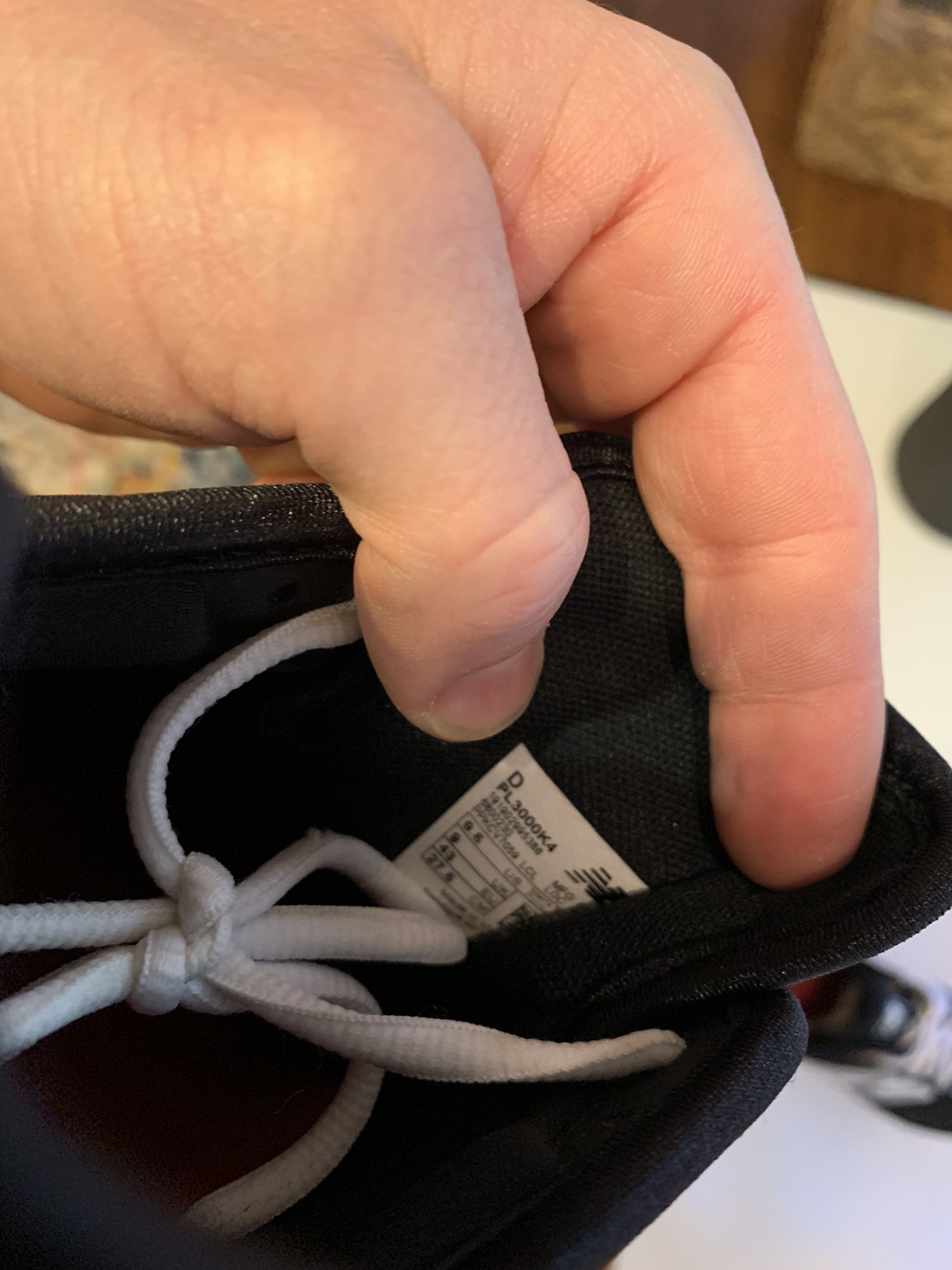 size 9.5 baseball cleats