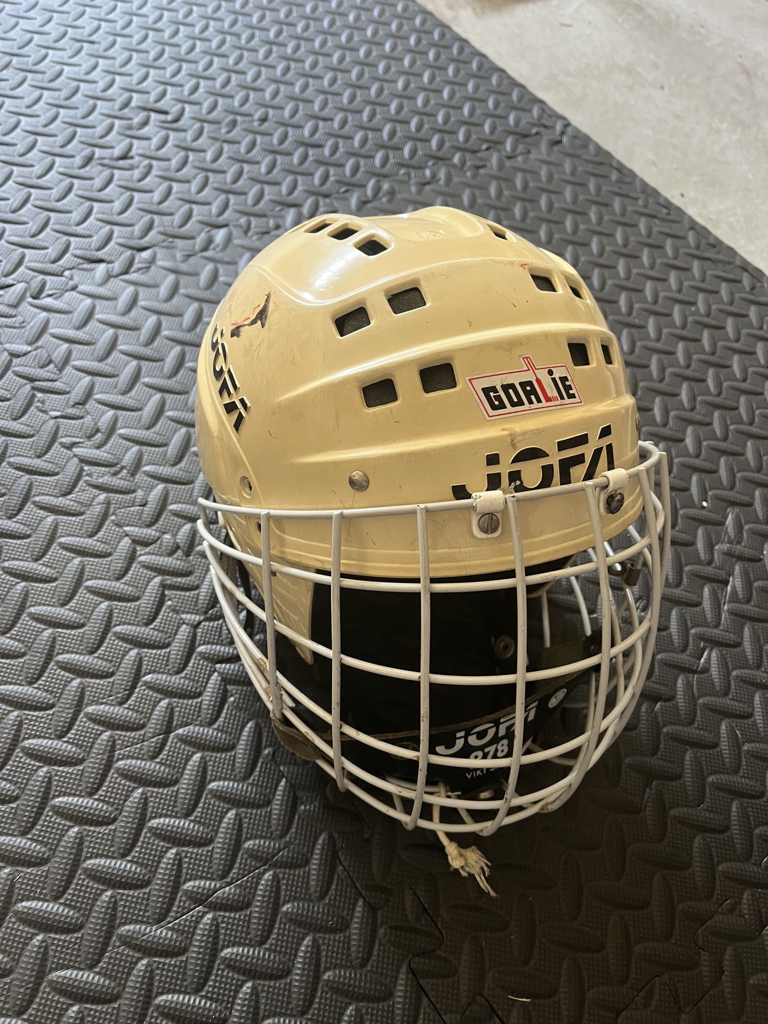 Used Jofa Goalie Helmet (with Howie’s Hockey Helmet Screws Kit