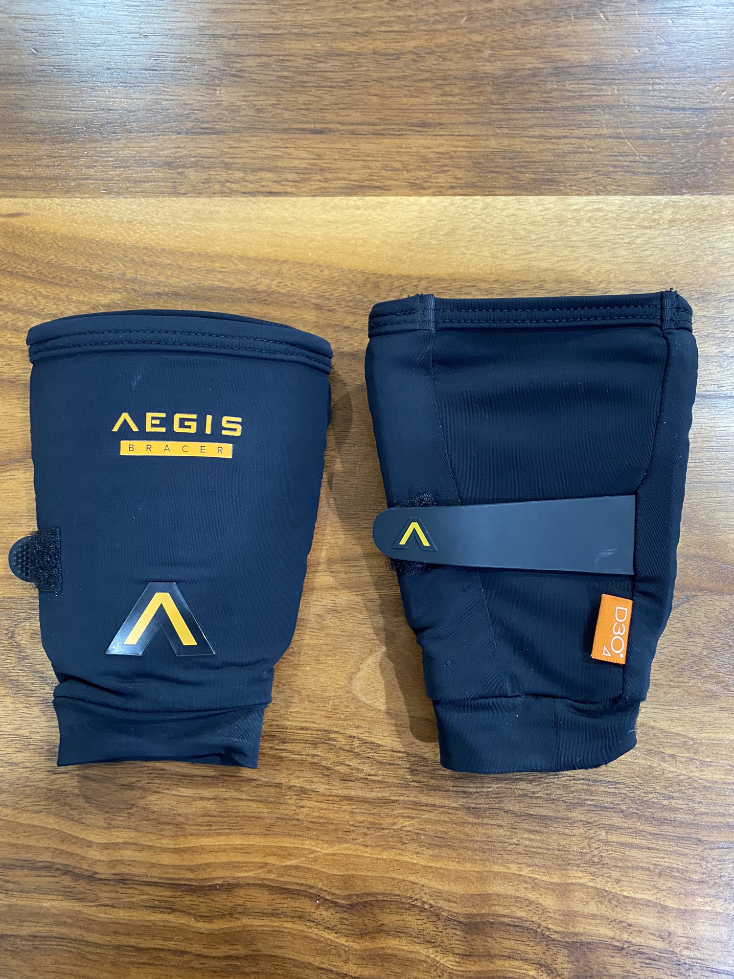 Aegis Bracer Flex Wrist Guards Small SidelineSwap