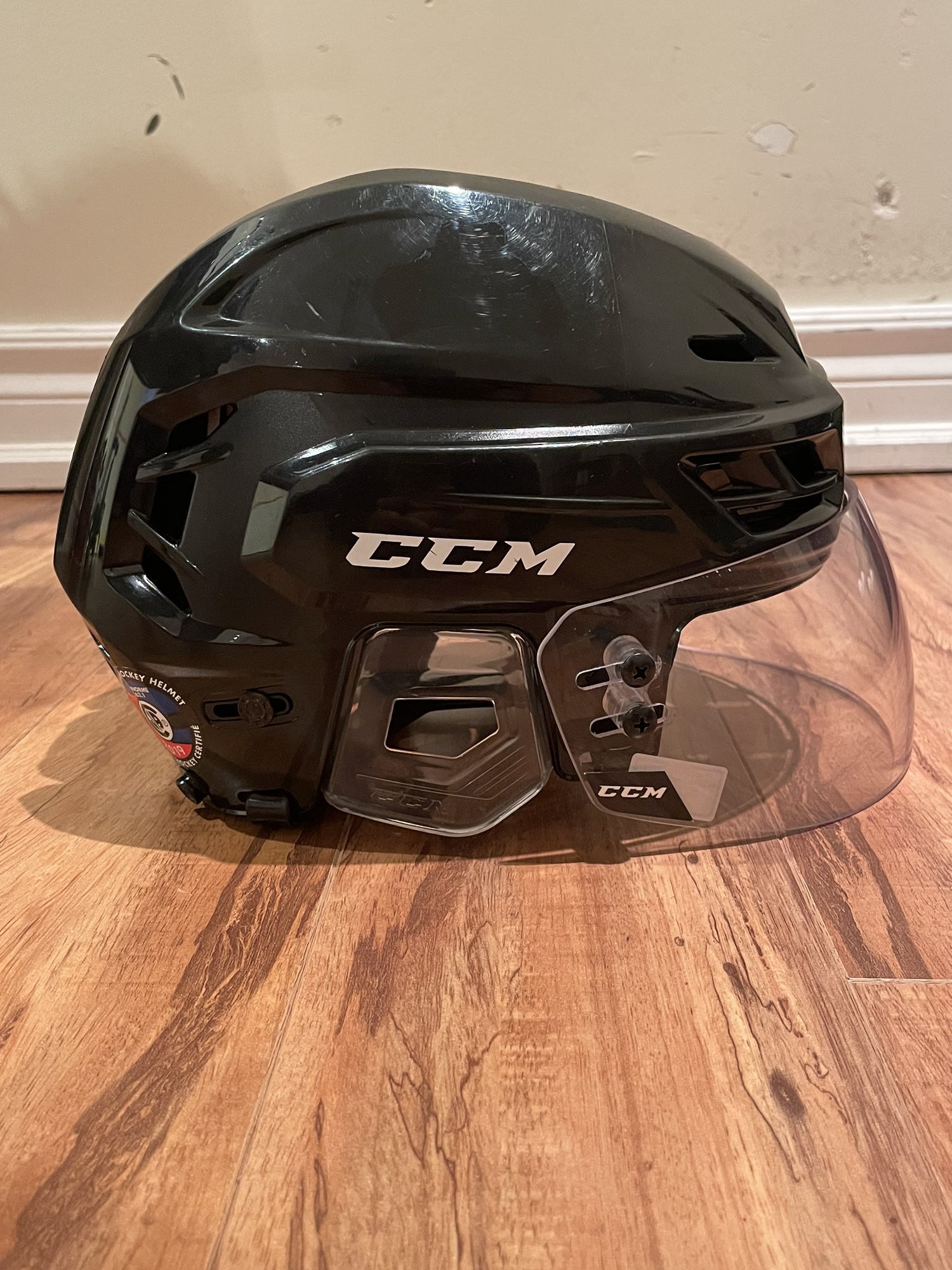 Used Medium CCM Tacks 110 Helmet SidelineSwap