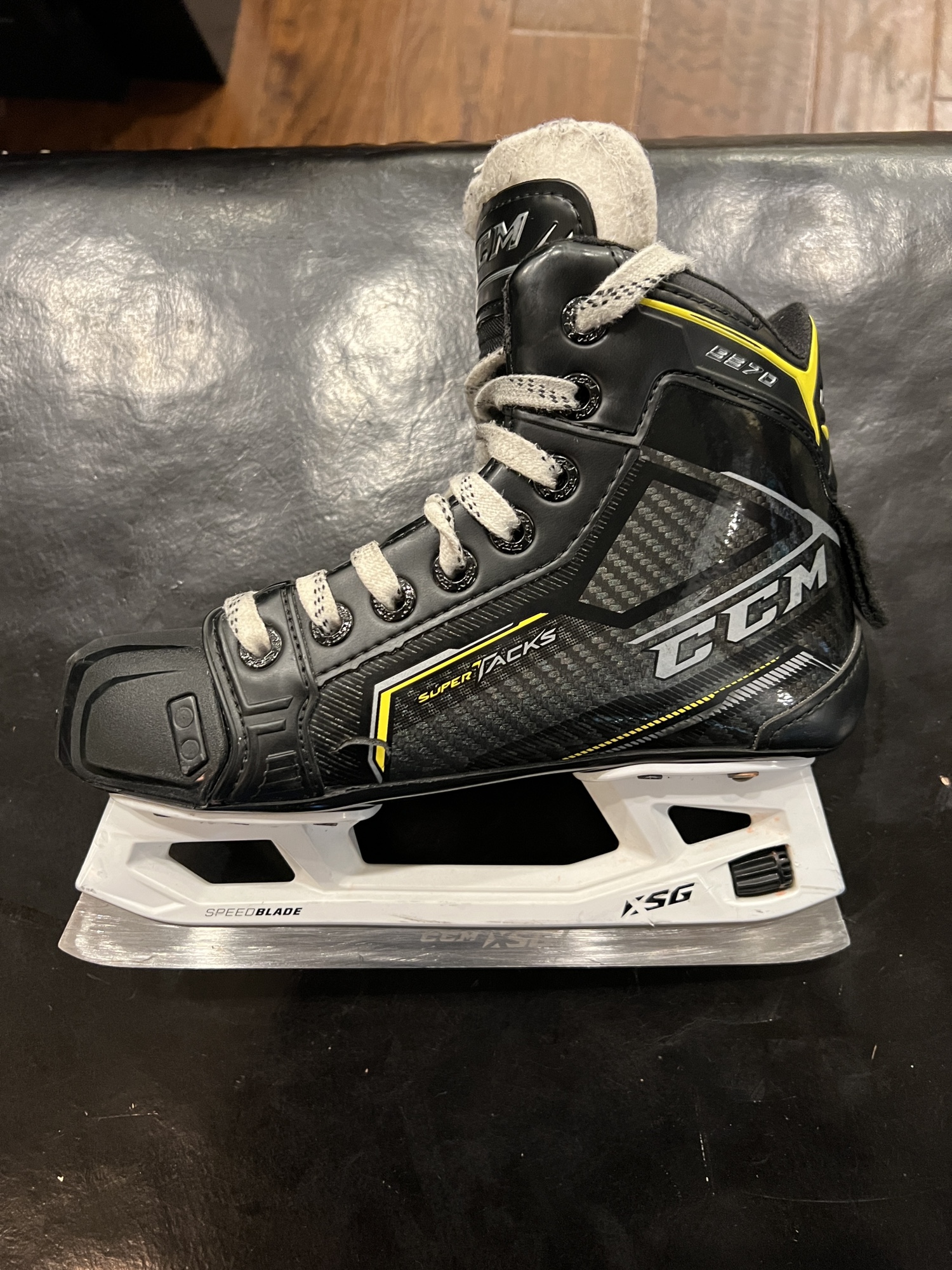 Used CCM Regular Width Size 2.5 Super tacks 9370 Hockey Goalie Skates